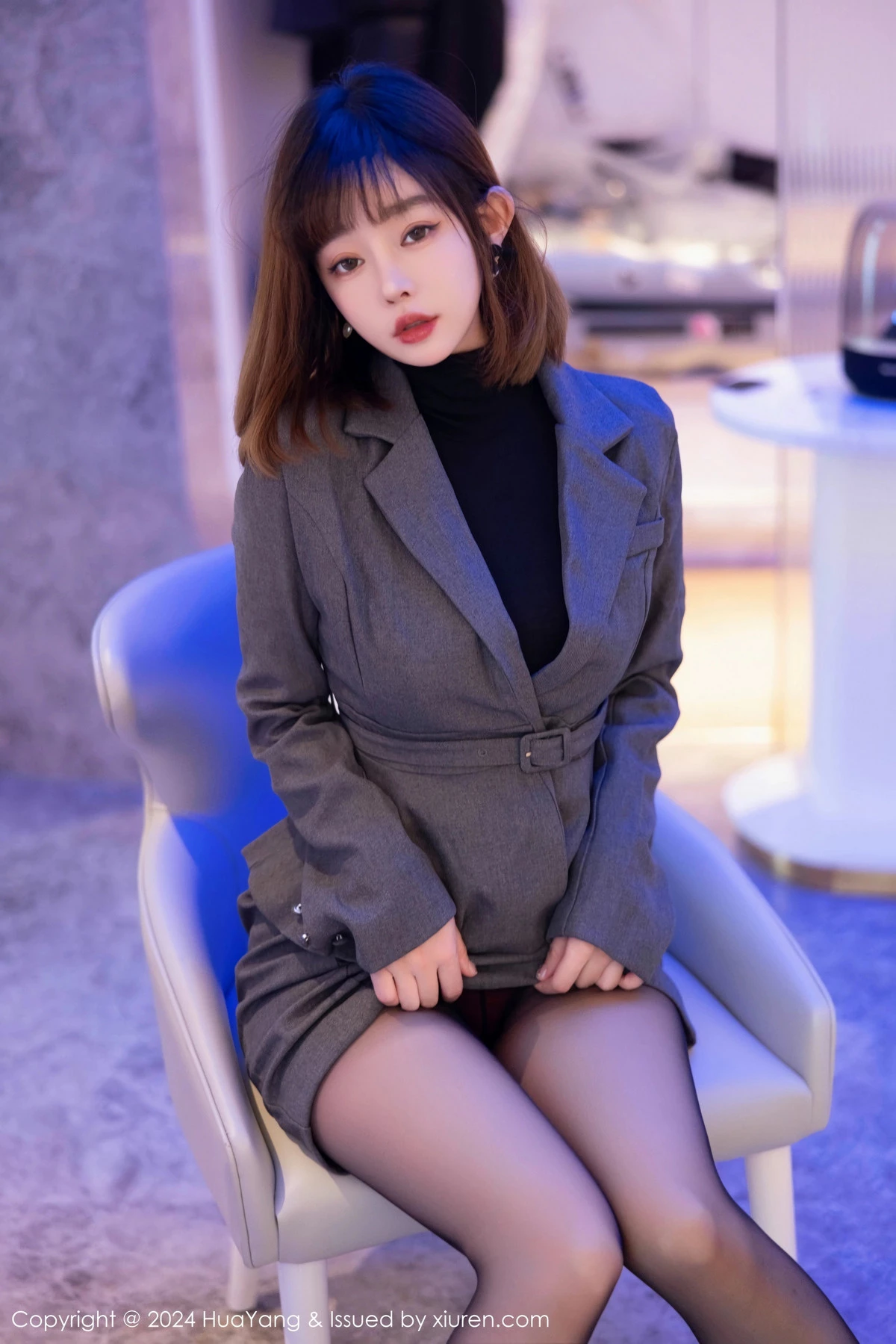 [HuaYang花漾]Vol.566_女神王雨纯性感灰色套装露红色蕾丝内衣秀惹火身材诱惑写真117PXiuren秀人写真高清美女套图写真下载-看套图看套图