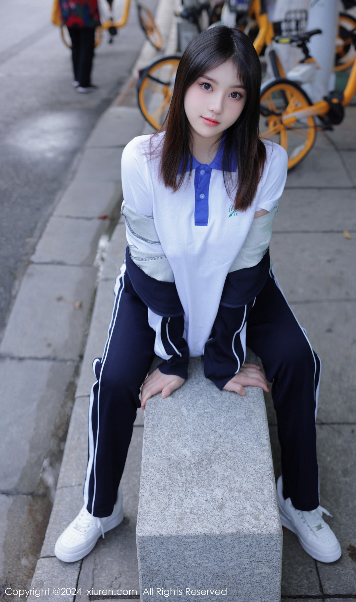 [XiuRen秀人网]No.7994_模特豆瓣酱公交车场景学妹制服露开档黑丝秀丰腴身材诱惑写真84PXiuren秀人写真高清美女套图写真下载-看套图看套图