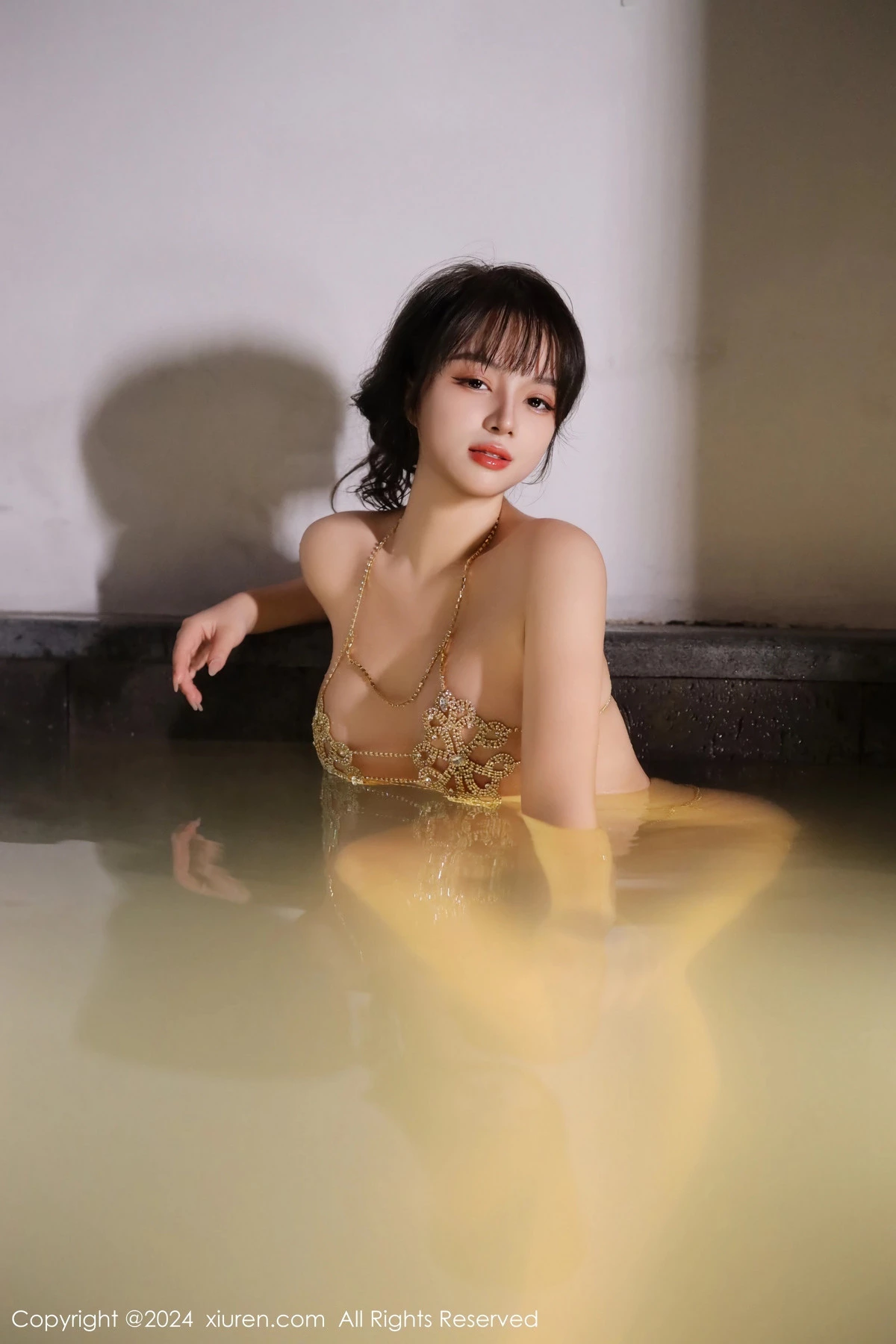 [XiuRen秀人网]No.8075_模特沈思怡室内温泉性感链式情趣服饰秀惹火身材极致诱惑写真74PXiuren秀人写真高清美女套图写真下载-看套图看套图