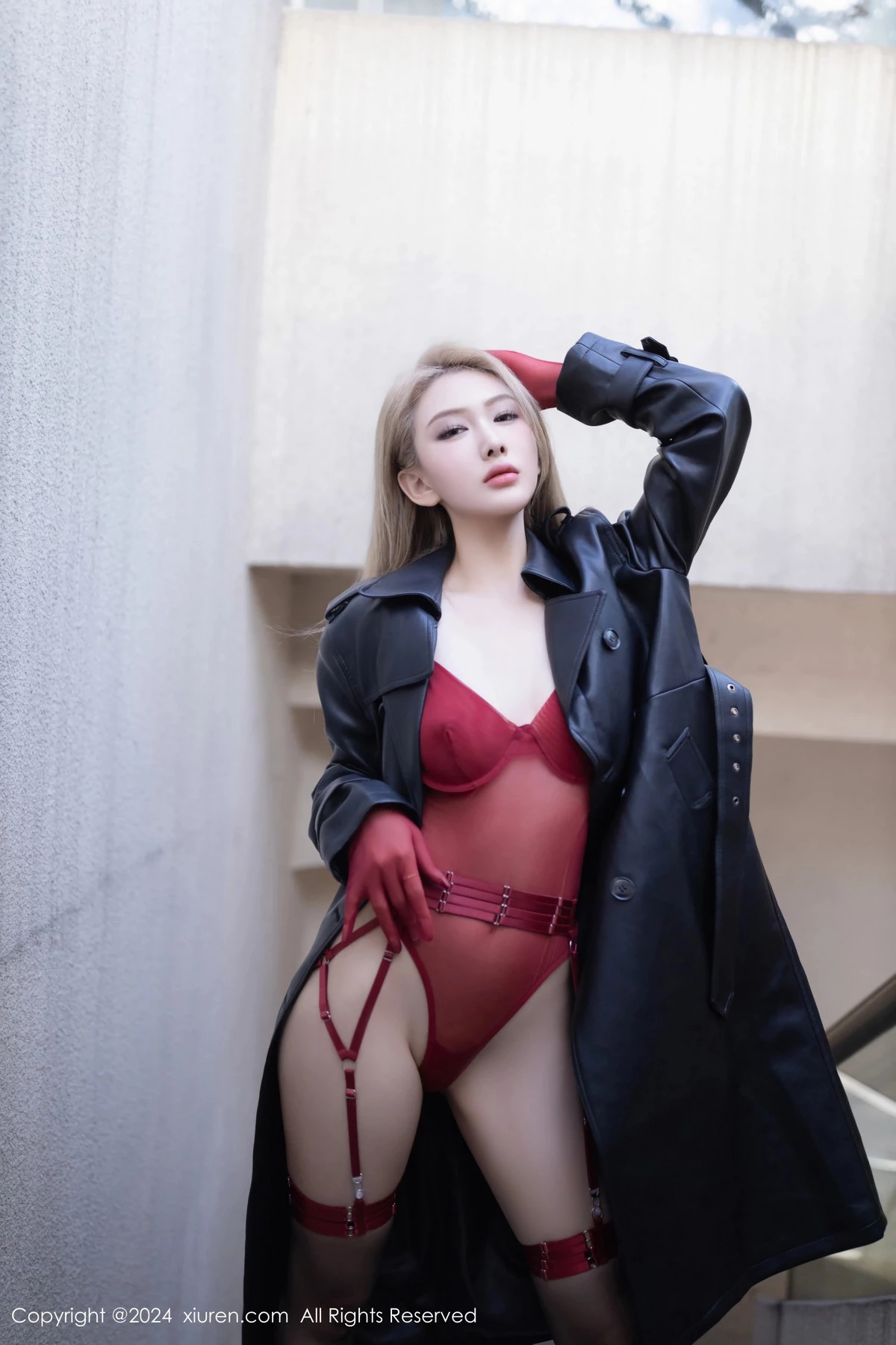 [XiuRen秀人网]No.8124_模特沈青黛性感黑皮衣露红色情趣内衣配黑丝吊袜极致魅惑写真79PXiuren秀人写真高清美女套图写真下载-看套图看套图