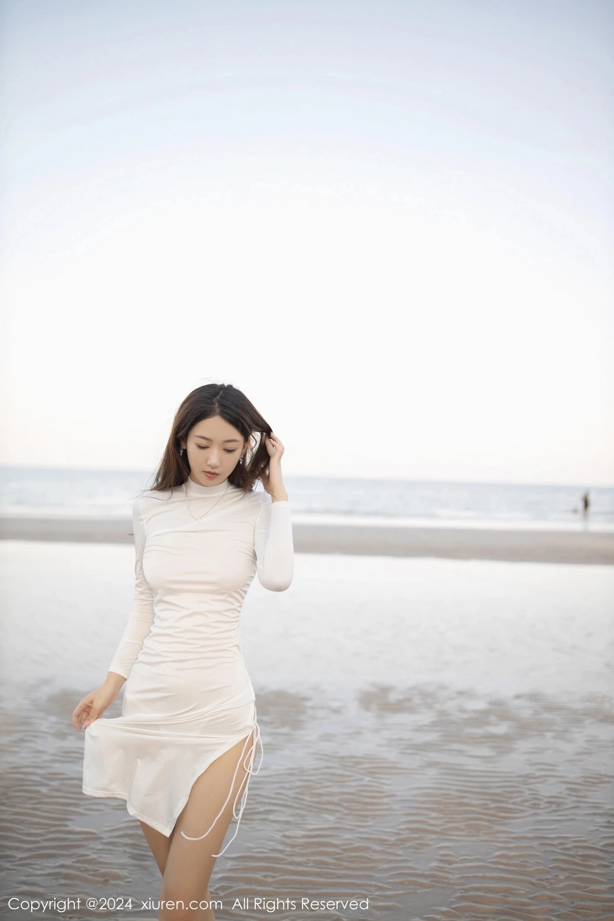 [XiuRen秀人网]No.8110_模特唐安琪沙滩场景性感白色连衣短裙配白丝吊袜完美诱惑写真79PXiuren秀人写真高清美女套图写真下载-看套图看套图