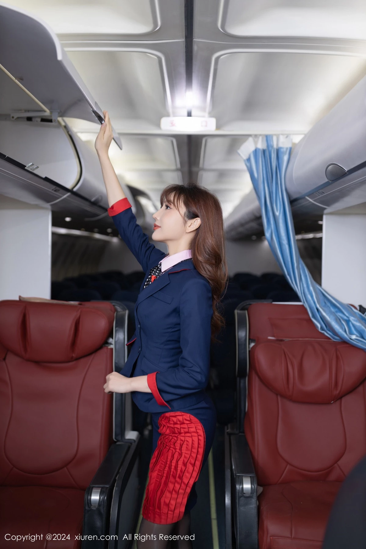 [XiuRen秀人网]No.8196_模特陆萱萱性感粉色空姐制服露粉色内衣秀柔美身段迷人诱惑写真80PXiuren秀人写真高清美女套图写真下载-看套图看套图