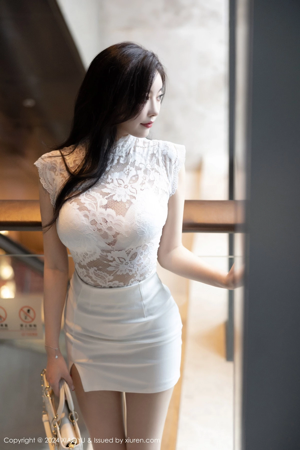 [XiaoYu画语界]Vol.1208_女神杨晨晨Yome白色蕾丝连衣裙露白色内衣秀丰腴身材诱惑写真86PXiuren秀人写真高清美女套图写真下载-看套图看套图