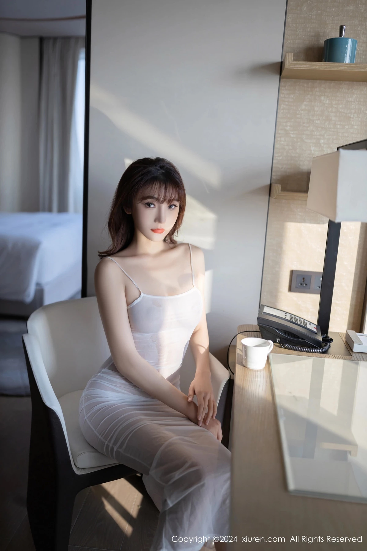 [XiuRen秀人网]No.8131_模特陆萱萱性感白色轻透吊带长裙真空秀惹火身材极致诱惑写真80PXiuren秀人写真高清美女套图写真下载-看套图看套图