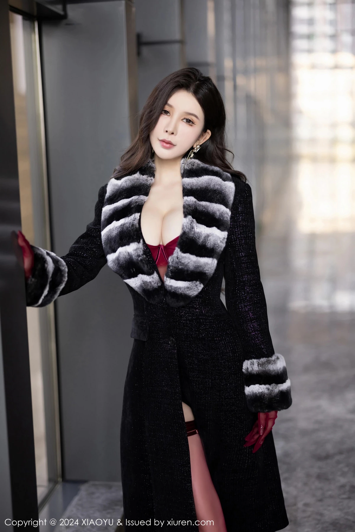 [XiaoYu画语界]Vol.1210_模特李丽莎性感红色情趣服饰配红丝吊袜秀惹火身材完美诱惑写真81PXiuren秀人写真高清美女套图写真下载-看套图看套图