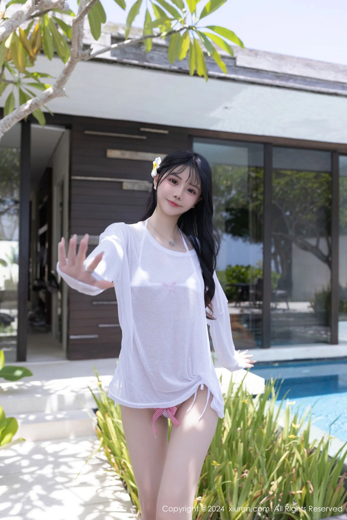 [XiuRen秀人网]No.8203_模特幼幼户外脱性感白T露白色三点式泳衣秀完美身材极致诱惑写真80PXiuren秀人写真高清美女套图写真下载-看套图看套图