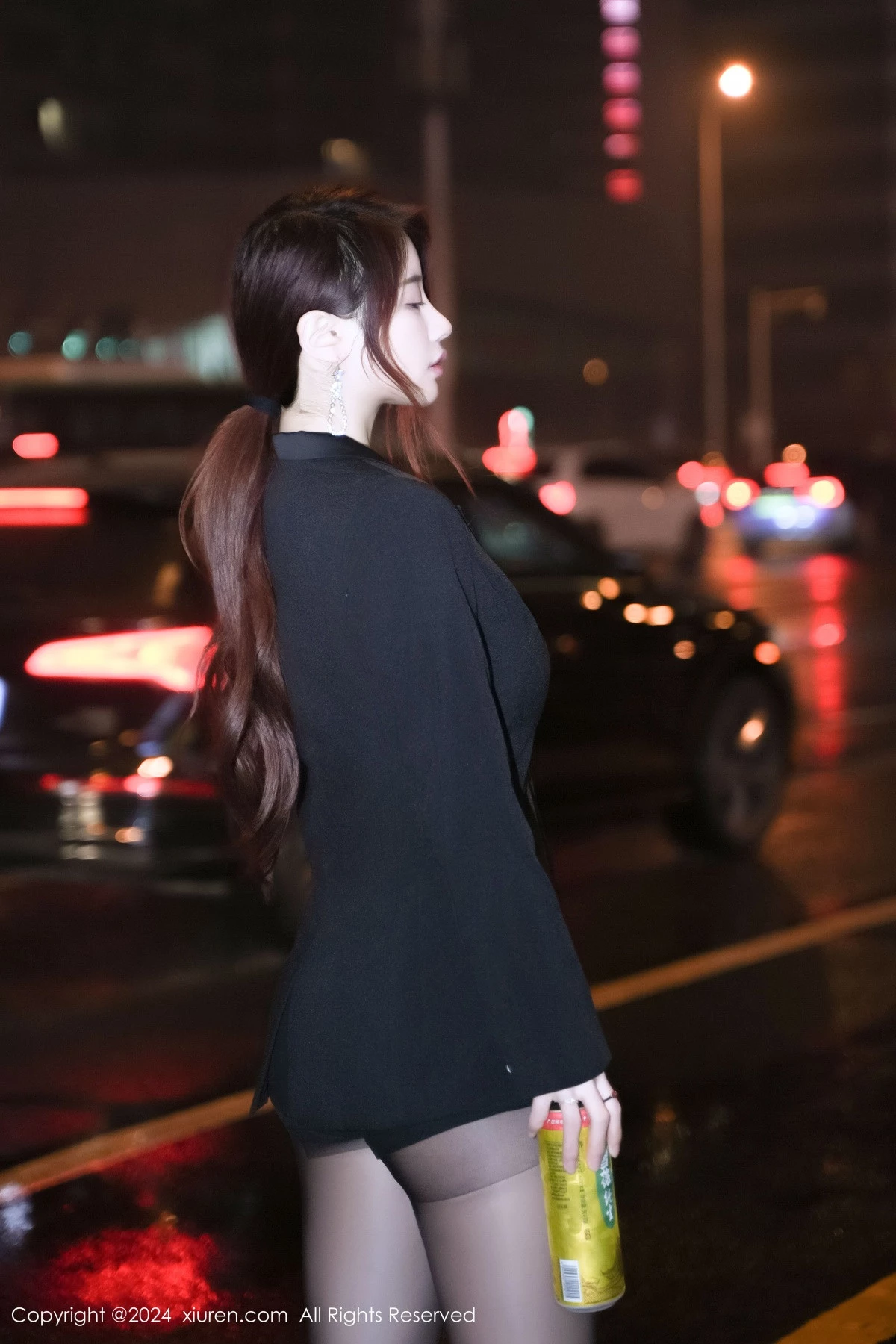 [XiuRen秀人网]No.8199_模特美七Mia性感黑色内衣服饰配超薄黑丝秀丰腴身材惹火诱惑写真69PXiuren秀人写真高清美女套图写真下载-看套图看套图