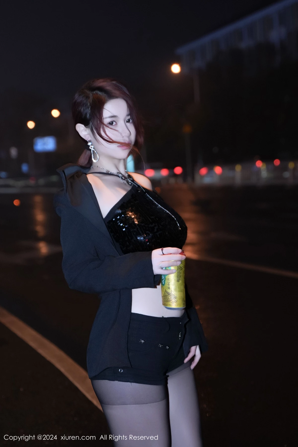 [XiuRen秀人网]No.8199_模特美七Mia性感黑色内衣服饰配超薄黑丝秀丰腴身材惹火诱惑写真69PXiuren秀人写真高清美女套图写真下载-看套图看套图