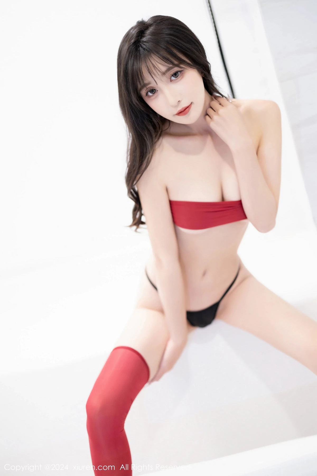[XiuRen秀人网]No.8116_模特林星阑红色服饰配黑丝袜+黑色情趣服配红丝袜迷人诱惑写真87PXiuren秀人写真高清美女套图写真下载-看套图看套图