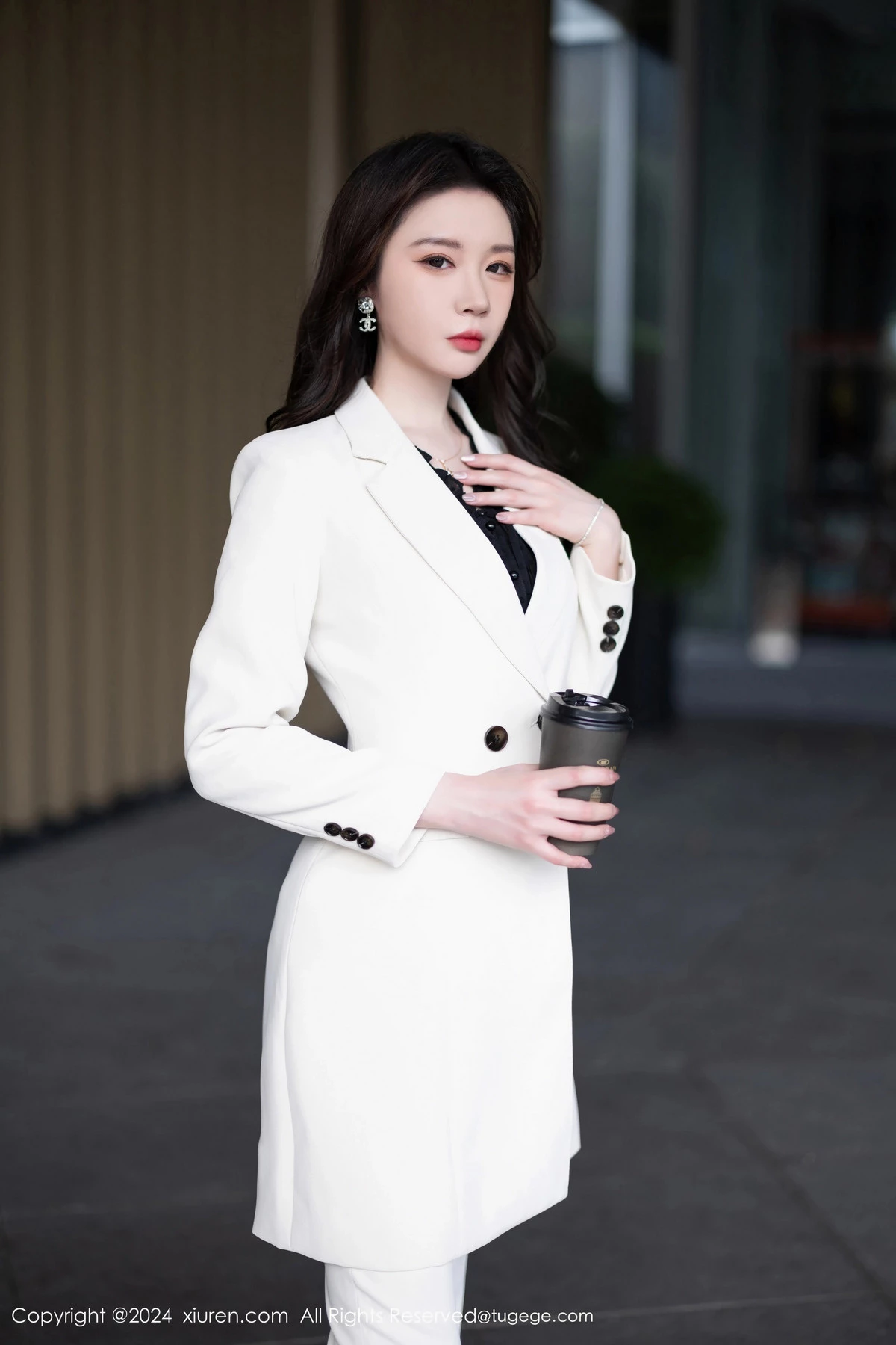 [XiuRen秀人网]No.8354_模特梦心玥性感白色套装露黑色轻透内衣配超薄肉丝迷人诱惑写真90PXiuren秀人写真高清美女套图写真下载-看套图看套图