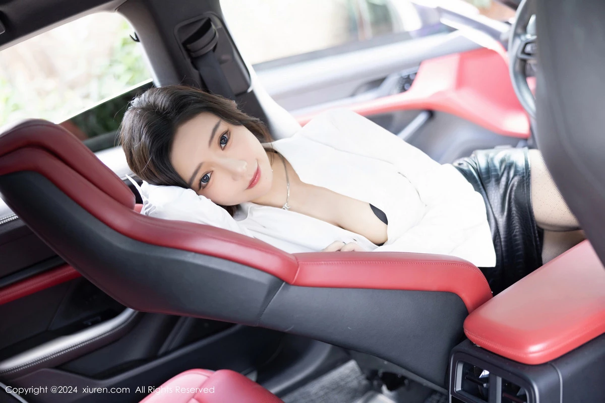 [XiuRen秀人网]No.8314_女神王馨瑶yanni性感白衬衫配黑短裙露超薄黑丝秀美腿诱惑写真80PXiuren秀人写真高清美女套图写真下载-看套图看套图