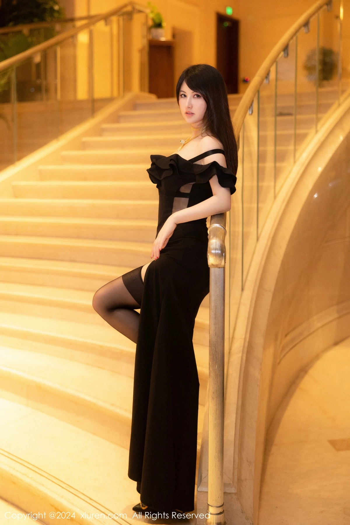 [XiuRen秀人网]No.8397_模特诗诗kiki性感黑色皮质连体内衣配黑丝吊袜秀丰腴身材诱惑写真81PXiuren秀人写真高清美女套图写真下载-看套图看套图