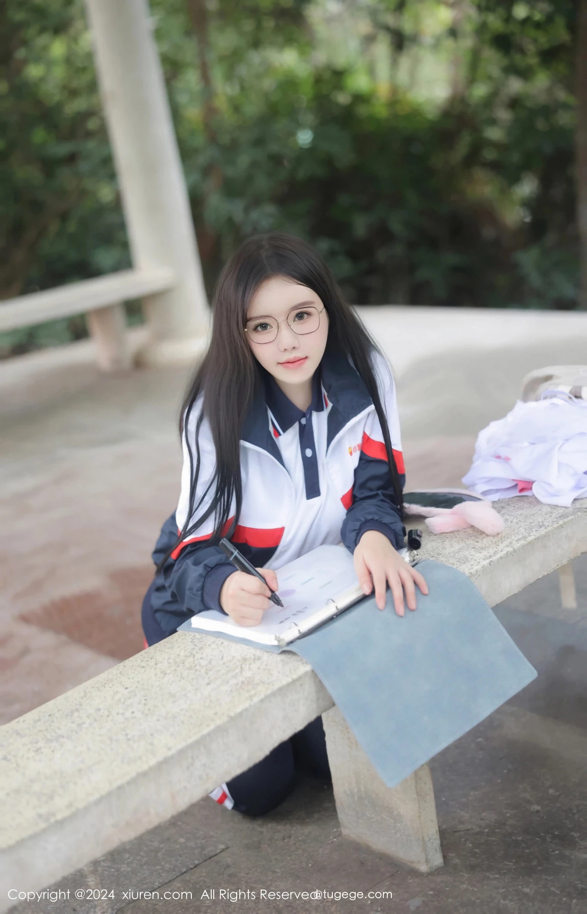 [XiuRen秀人网]No.8335_模特小薯条nienie户外性感学生运动装露超薄肉丝撩人诱惑写真88PXiuren秀人写真高清美女套图写真下载-看套图看套图