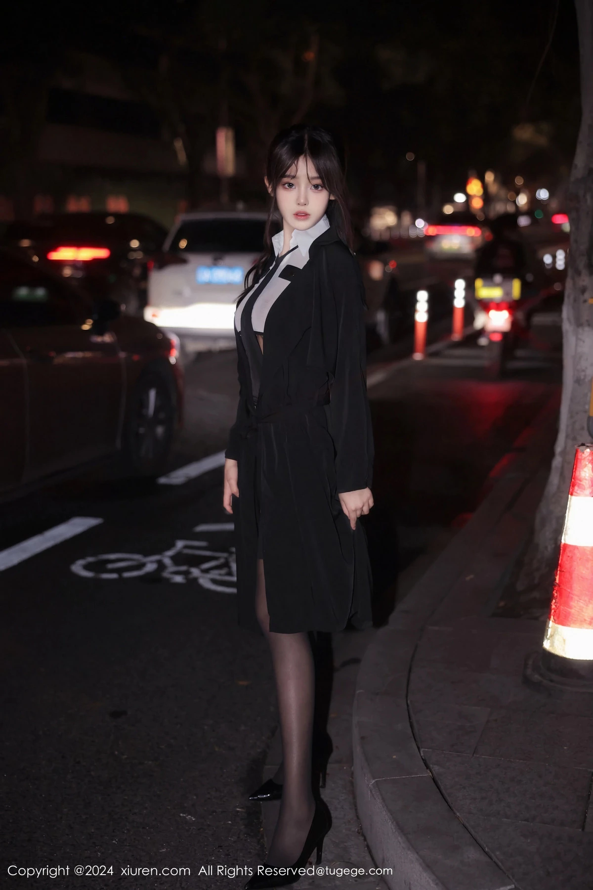 [XiuRen秀人网]No.8265_新人模特王心悦性感白色薄透情趣制服配黑丝吊袜撩人诱惑写真77PXiuren秀人写真高清美女套图写真下载-看套图看套图