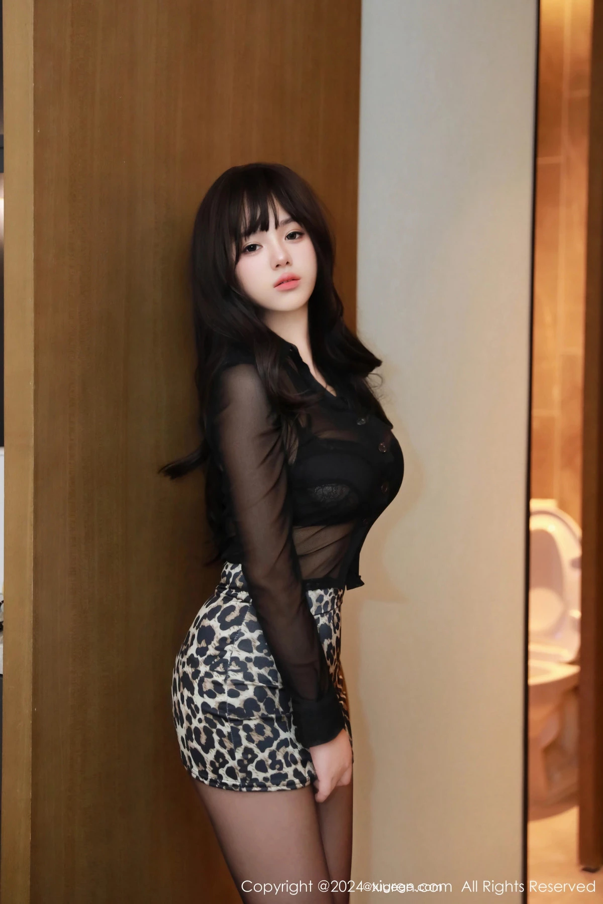 [XiuRen秀人网]No.8339_模特金小依黑色轻透服饰配豹纹短裙露黑色蕾丝内衣完美诱惑写真76PXiuren秀人写真高清美女套图写真下载-看套图看套图