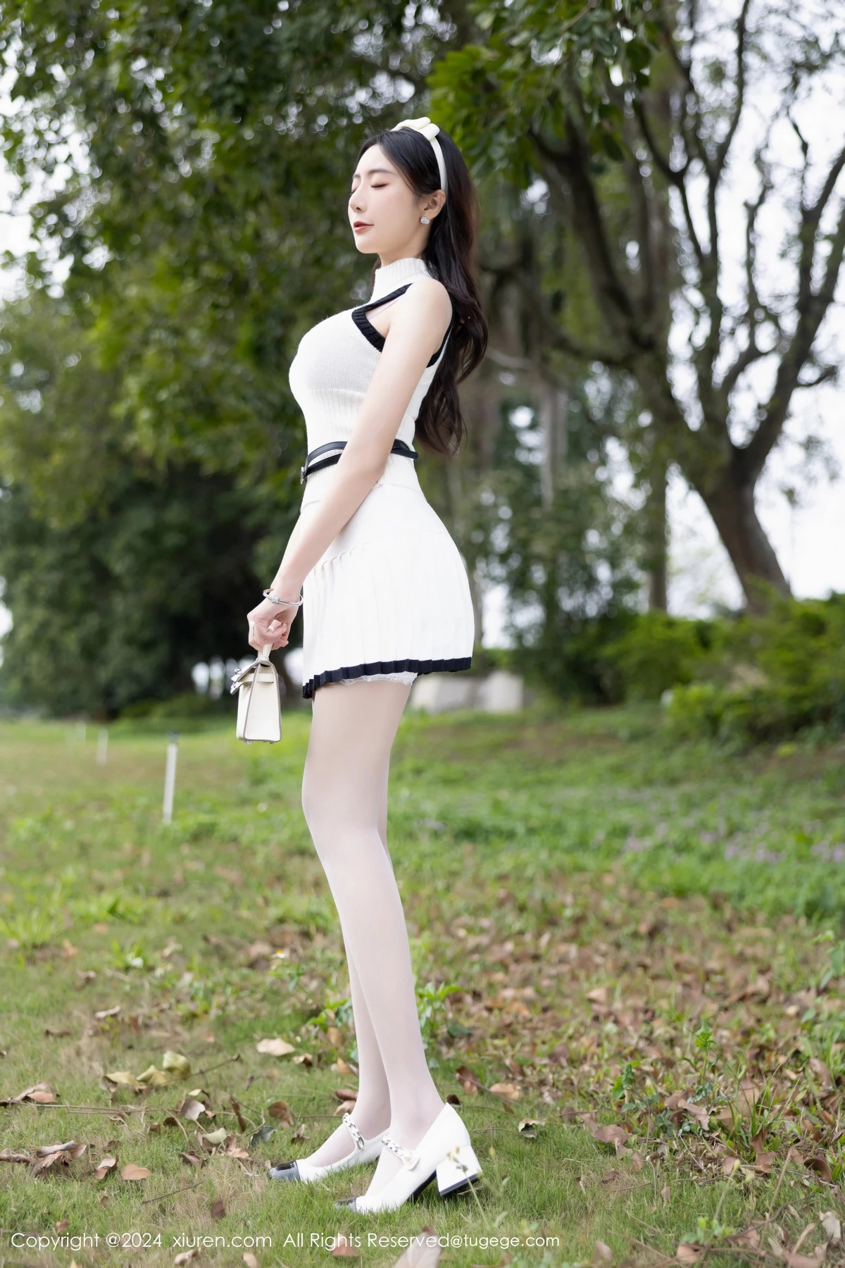 [XiuRen秀人网]No.8334_女神王馨瑶yanni白色连衣短裙露粉色内衣配白丝袜完美诱惑写真80PXiuren秀人写真高清美女套图写真下载-看套图看套图