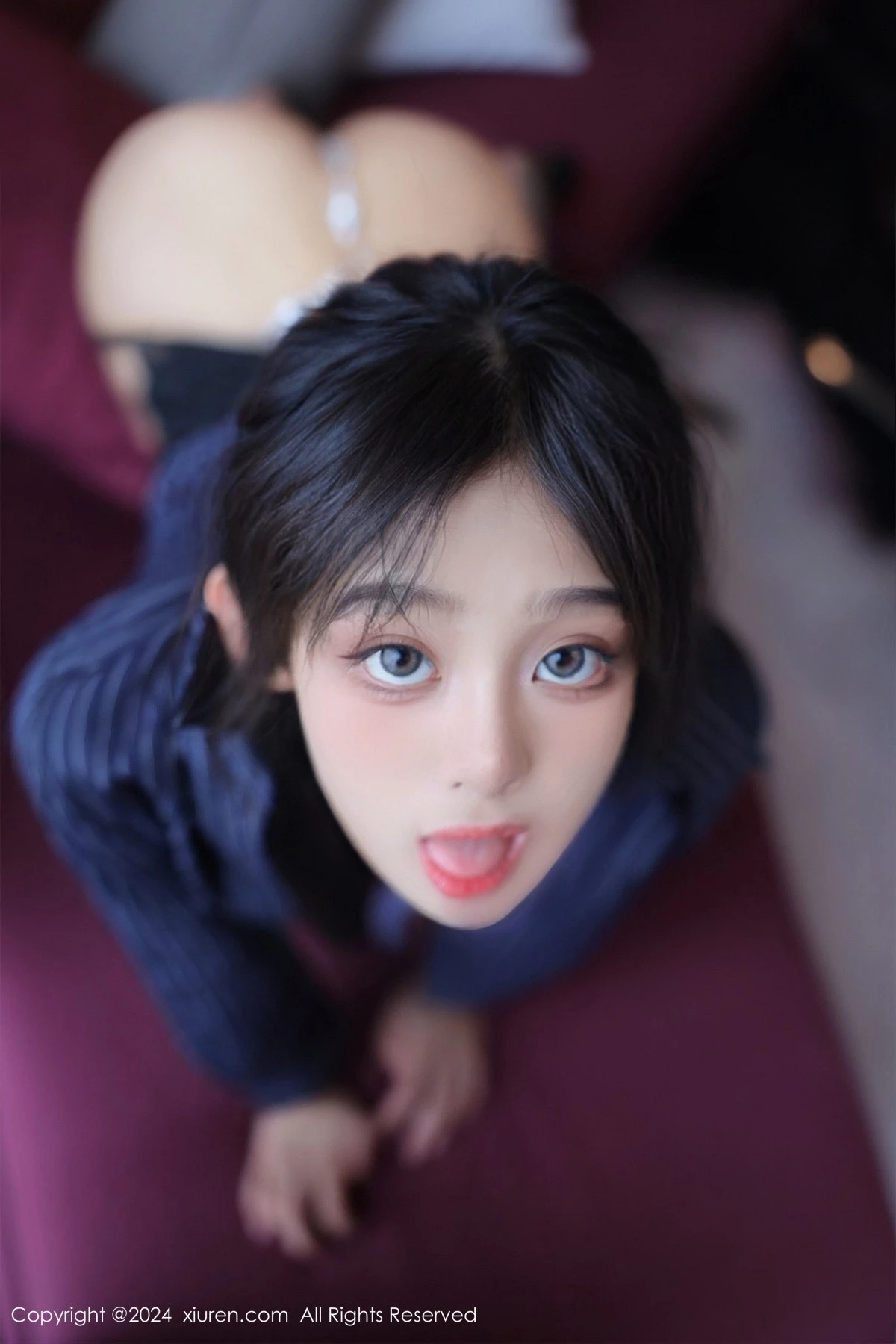 [XiuRen秀人网]No.8373_模特王心悦性感蓝色OL服饰配黑丝吊袜半脱秀惹火身材诱惑写真82PXiuren秀人写真高清美女套图写真下载-看套图看套图