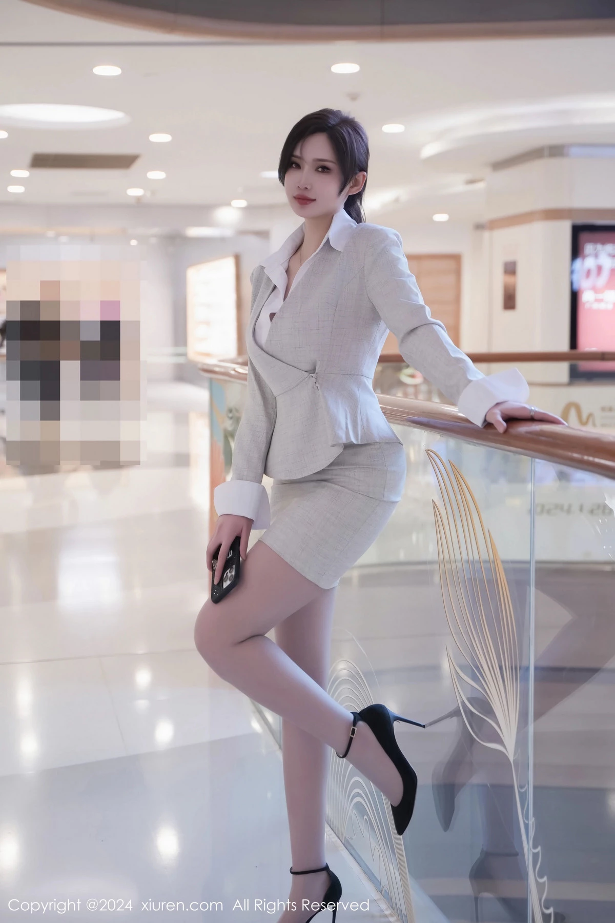 [XiuRen秀人网]No.8444_女神Carol周妍希性感职业装露粉色内衣配开档灰丝完美诱惑写真81PXiuren秀人写真高清美女套图写真下载-看套图看套图