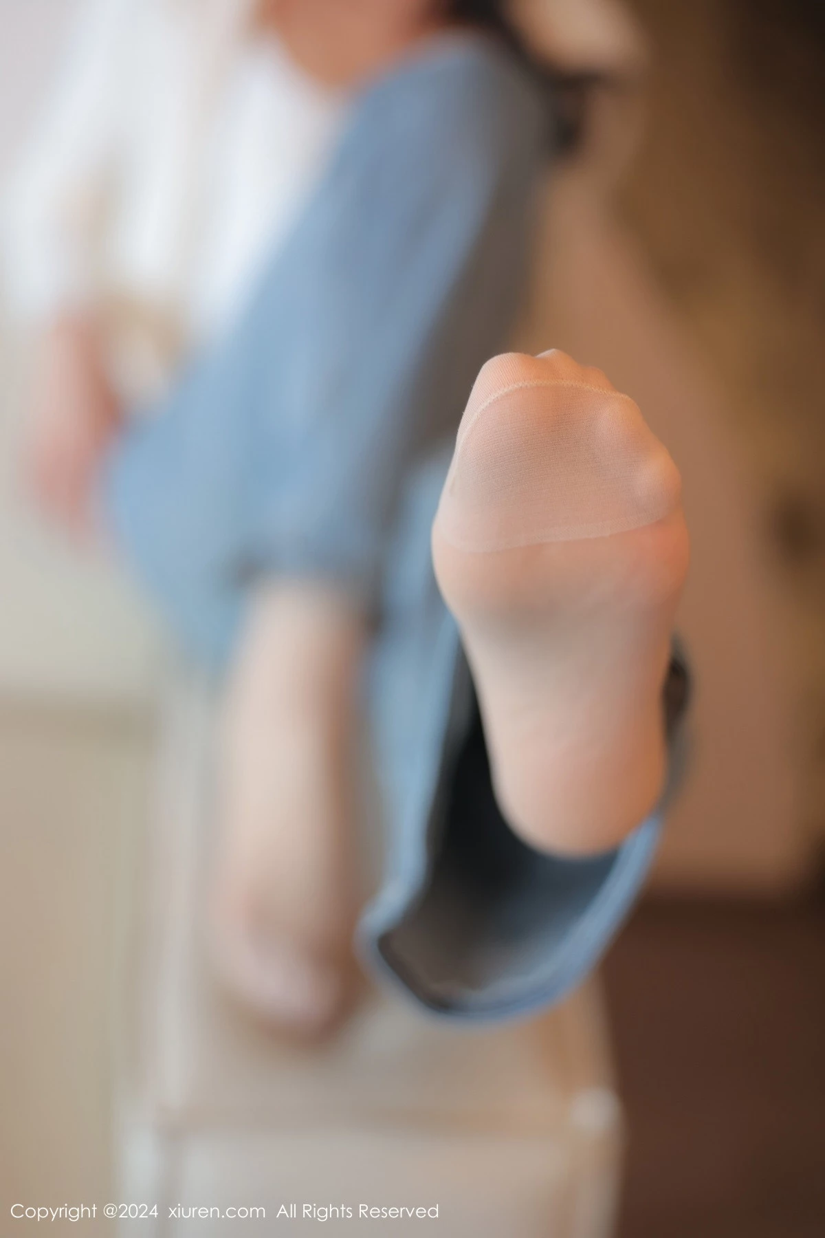 [XiuRen秀人网]No.8427_模特桃妖夭性感蓝色内衣配牛仔裤露超薄肉丝秀曼妙身姿诱惑写真96PXiuren秀人写真高清美女套图写真下载-看套图看套图