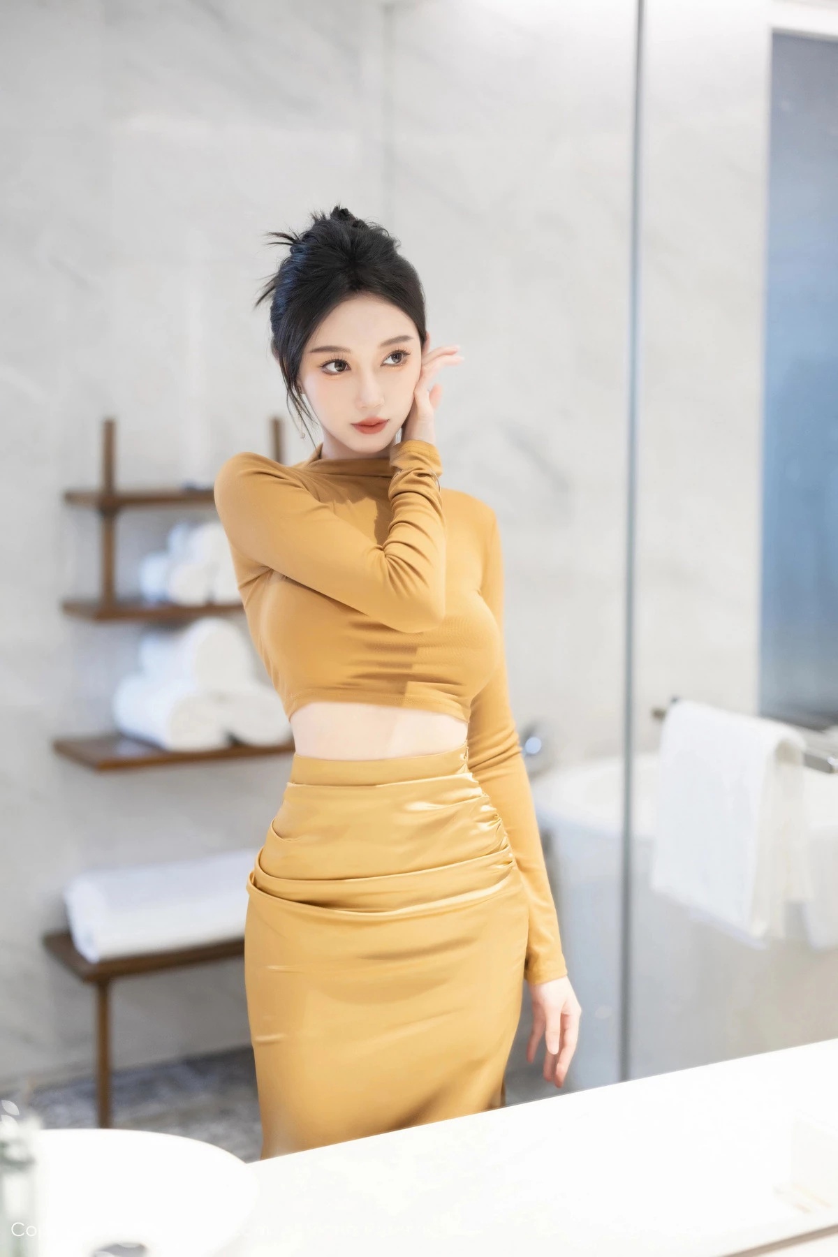 [XiuRen秀人网]No.8574_模特玥儿玥性感黄色长裙配原色丝袜+黑色情趣内衣惹火诱惑写真81PXiuren秀人写真高清美女套图写真下载-看套图看套图