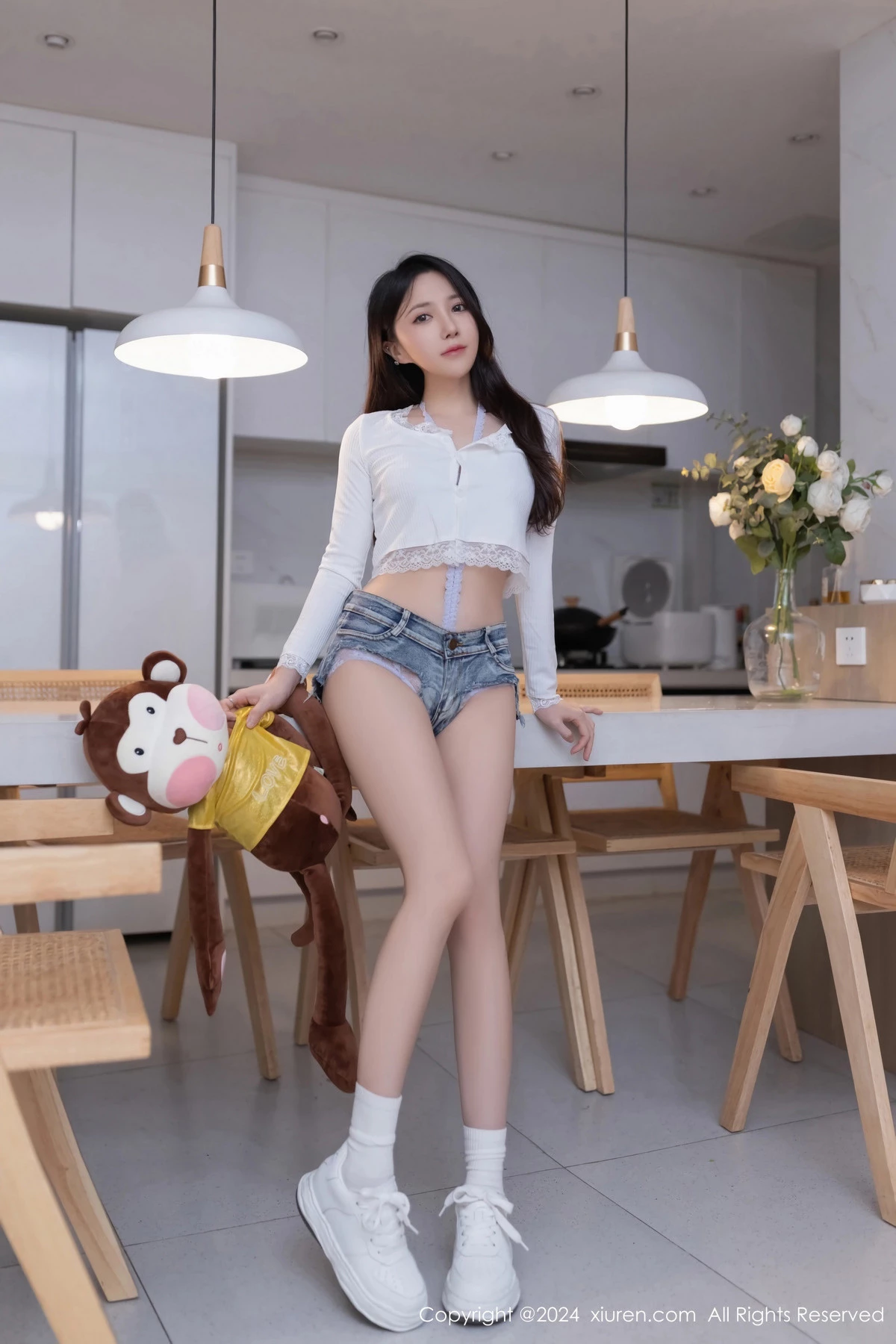 [XiuRen秀人网]No.8639_模特鱼子酱Fish性感白色短T配紫色情趣内衣秀曼妙身姿诱惑写真80PXiuren秀人写真高清美女套图写真下载-看套图看套图