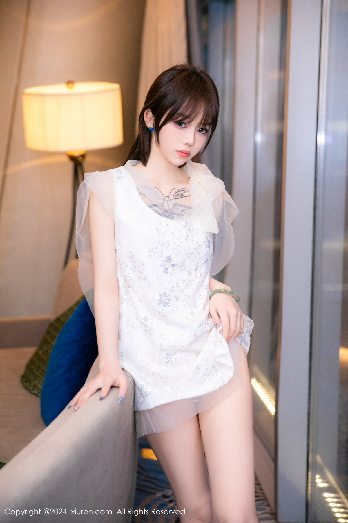 [XiuRen秀人网]No.8696_模特奶瓶性感白色连衣短裙露粉色情趣内衣秀曼妙身姿诱惑写真81PXiuren秀人写真高清美女套图写真下载-看套图看套图