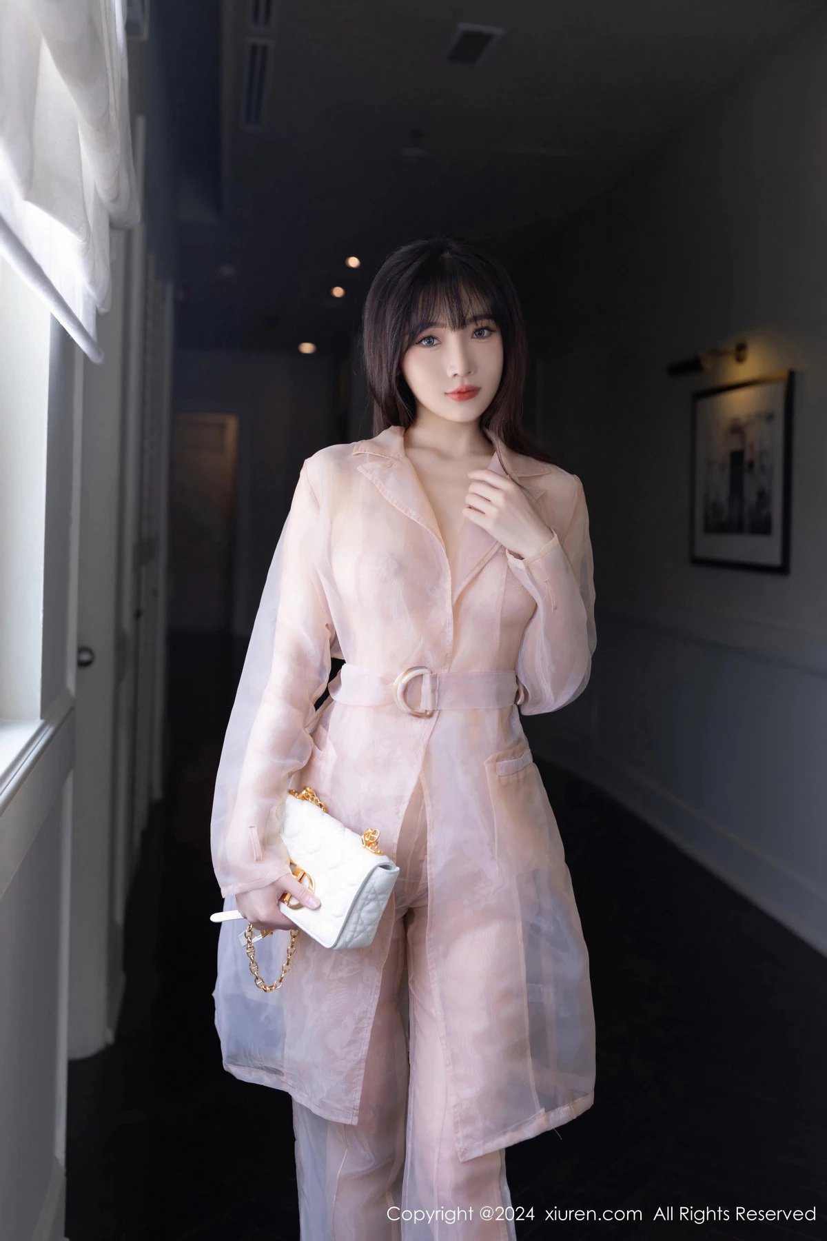 [XiuRen秀人网]No.8509_模特陆萱萱私房性感浅粉色透视西装半脱秀曼妙身材迷人诱惑写真80PXiuren秀人写真高清美女套图写真下载-看套图看套图
