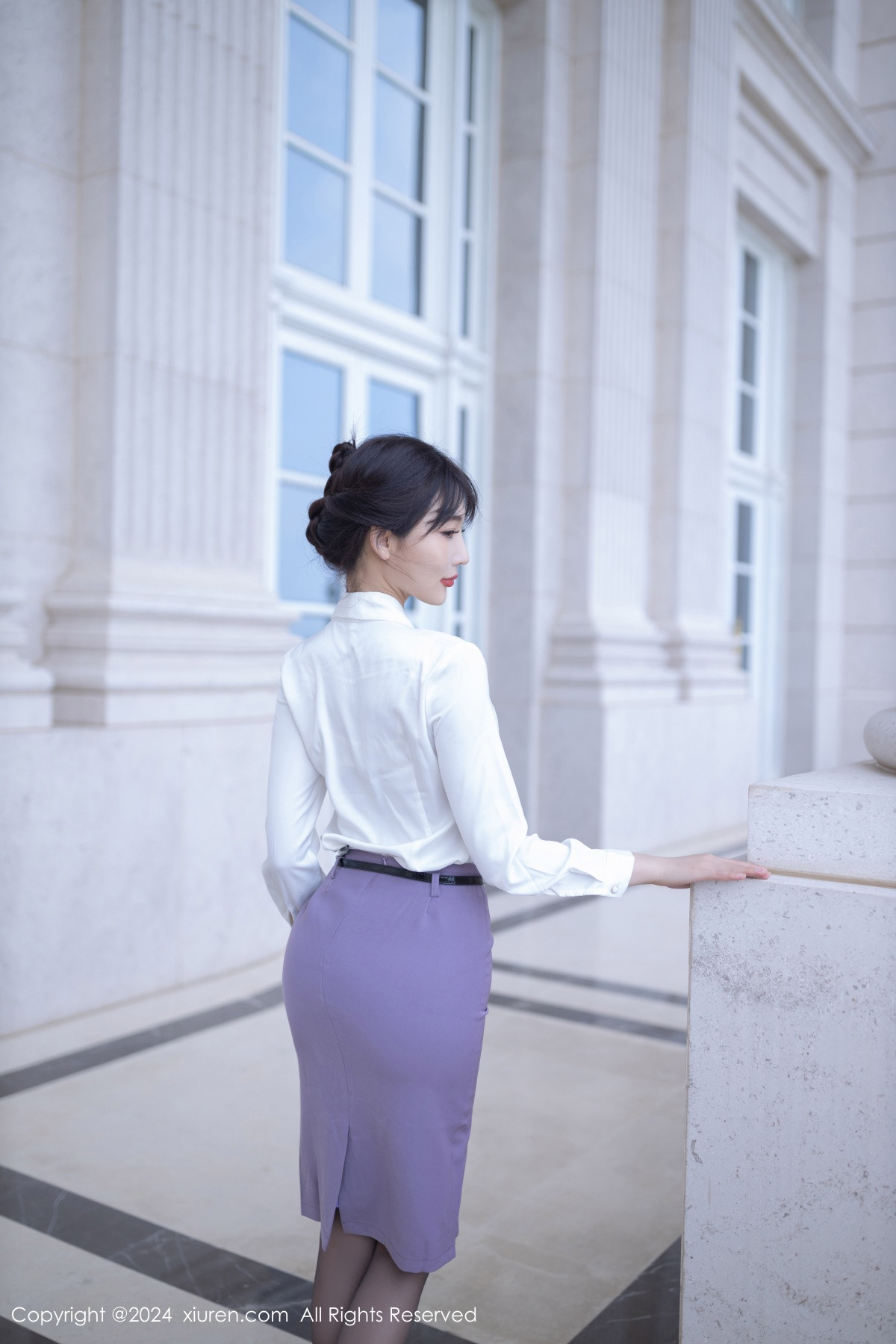 [XiuRen秀人网]No.8700_模特陆萱萱性感白T配紫短裙露白色内衣配超薄黑丝极致魅惑写真81PXiuren秀人写真高清美女套图写真下载-看套图看套图