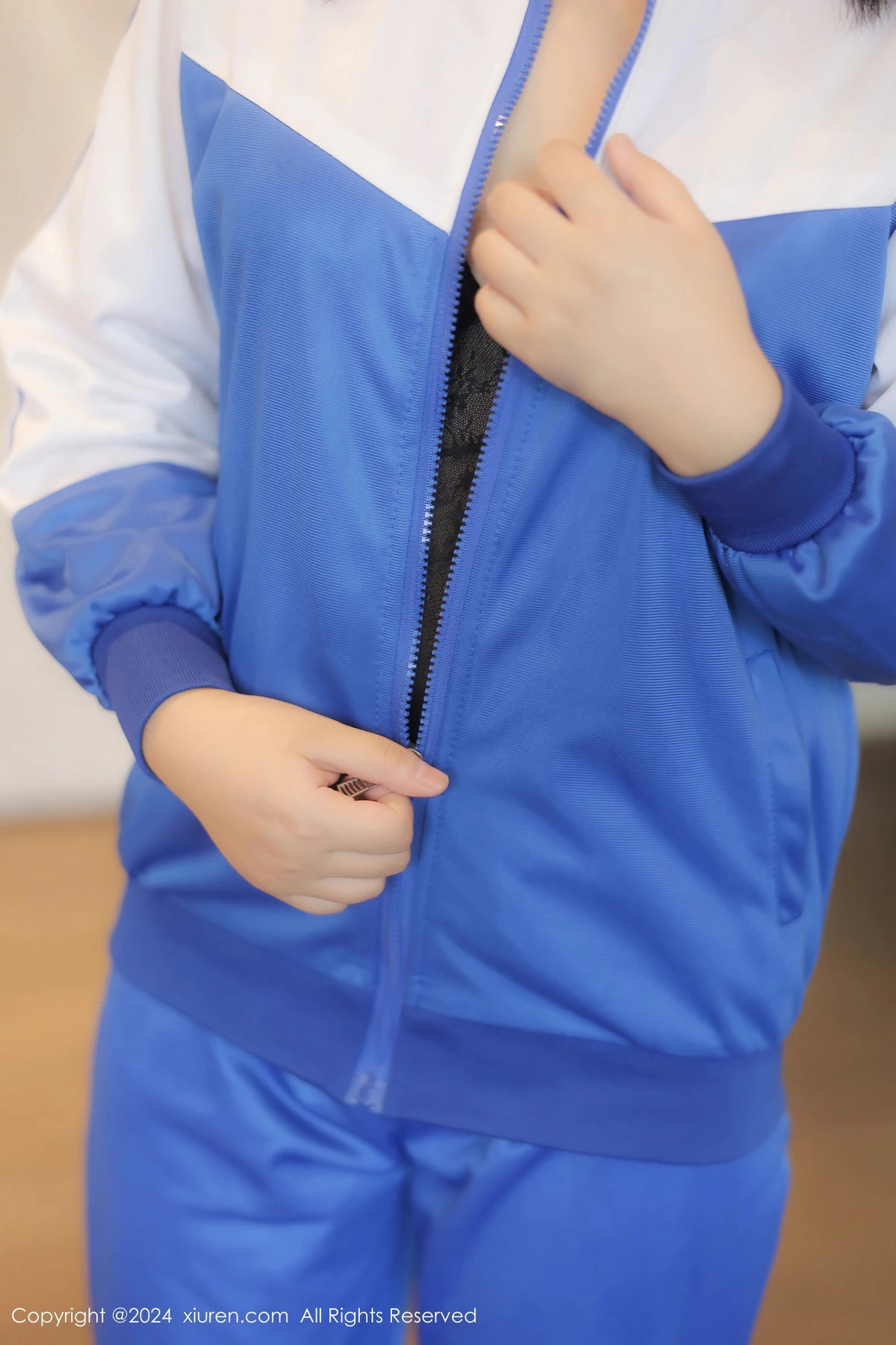 [XiuRen秀人网]No.8648_模特徐若兮性感学生装露黑色蕾丝情趣内衣秀曼妙身姿诱惑写真78PXiuren秀人写真高清美女套图写真下载-看套图看套图