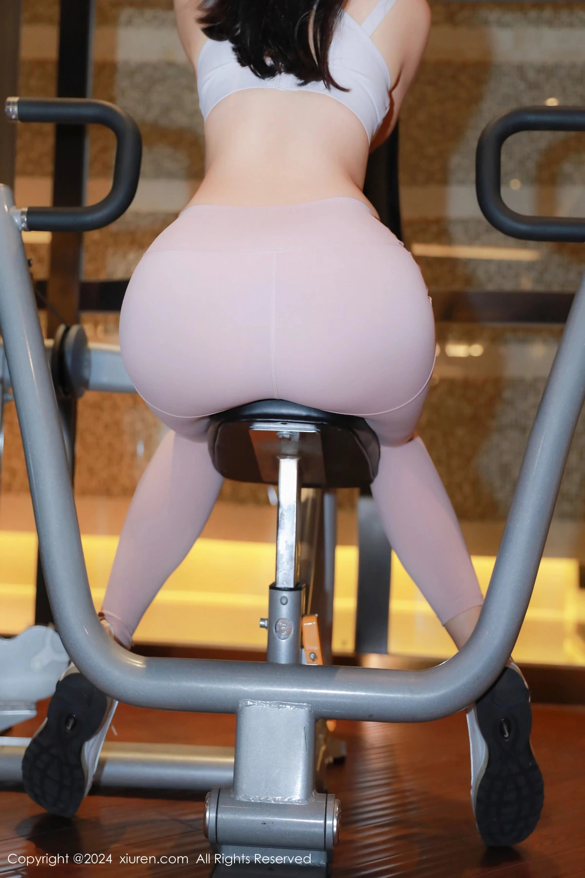 [XiuRen秀人网]No.8533_模特大美妞儿健身房场景性感浅粉色瑜伽服饰秀完美身材诱惑写真74PXiuren秀人写真高清美女套图写真下载-看套图看套图