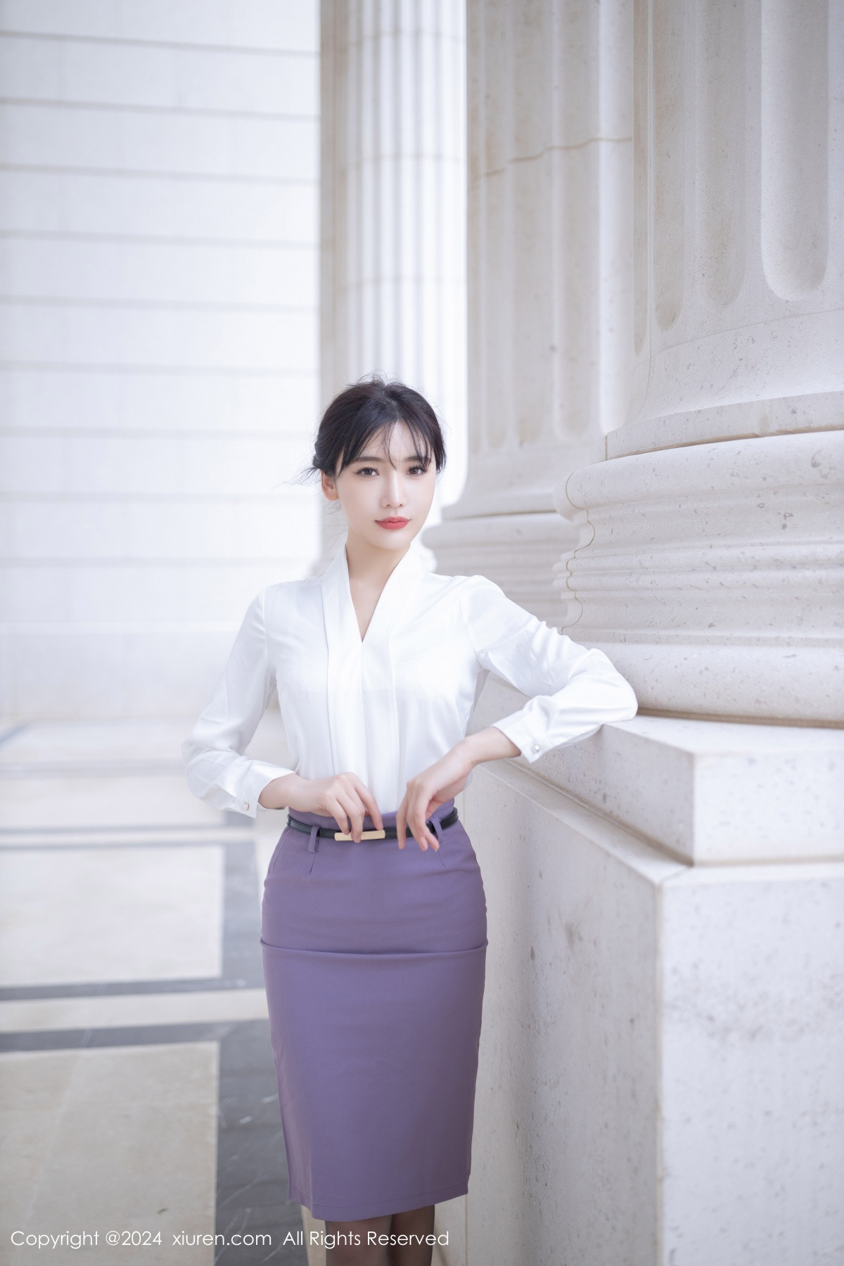[XiuRen秀人网]No.8700_模特陆萱萱性感白T配紫短裙露白色内衣配超薄黑丝极致魅惑写真81PXiuren秀人写真高清美女套图写真下载-看套图看套图