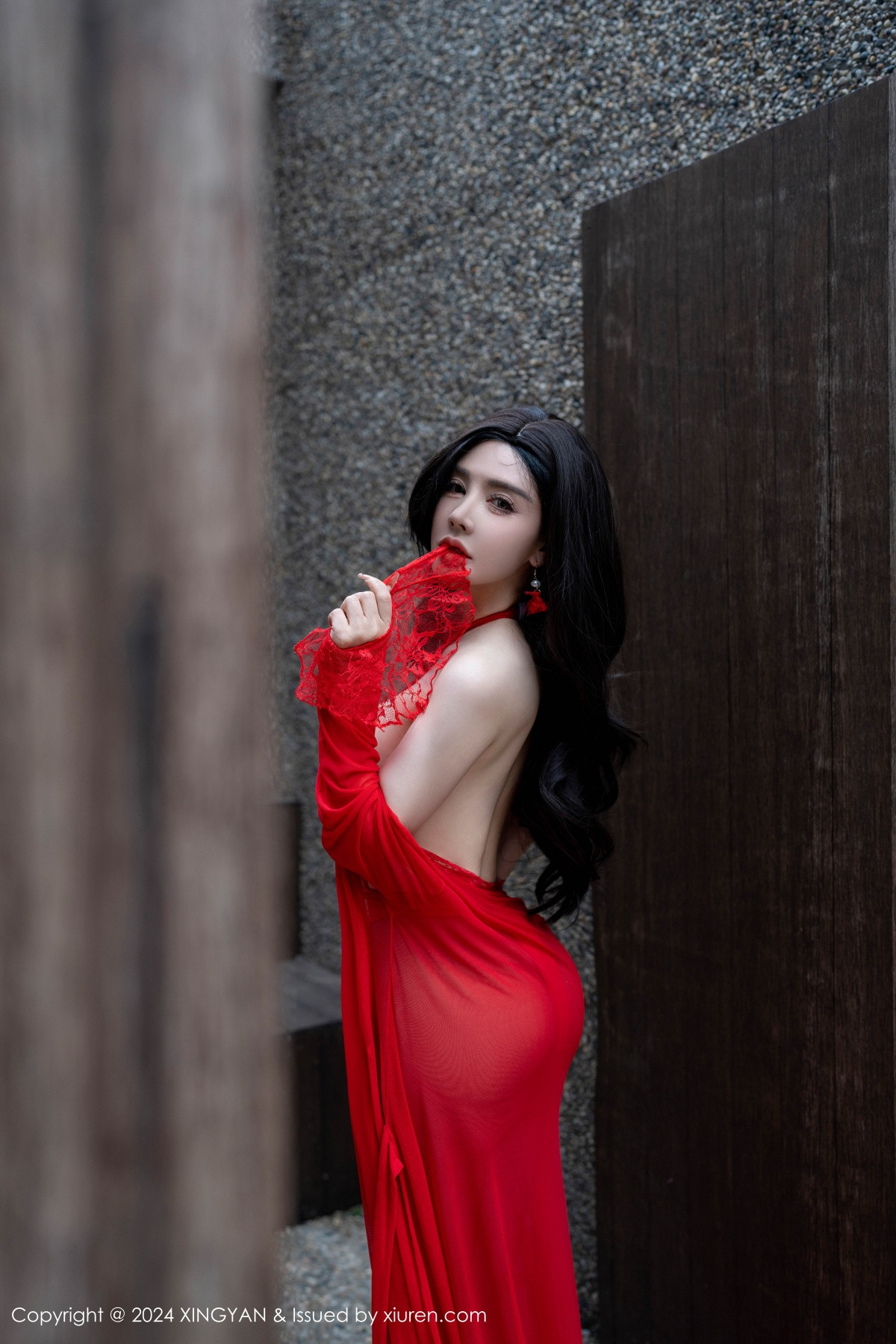 [XINGYAN星颜社]VOL.245_模特潘思沁性感红色连衣裙配超薄黑丝秀巨乳肥臀惹火诱惑写真81PXiuren秀人写真高清美女套图写真下载-看套图看套图