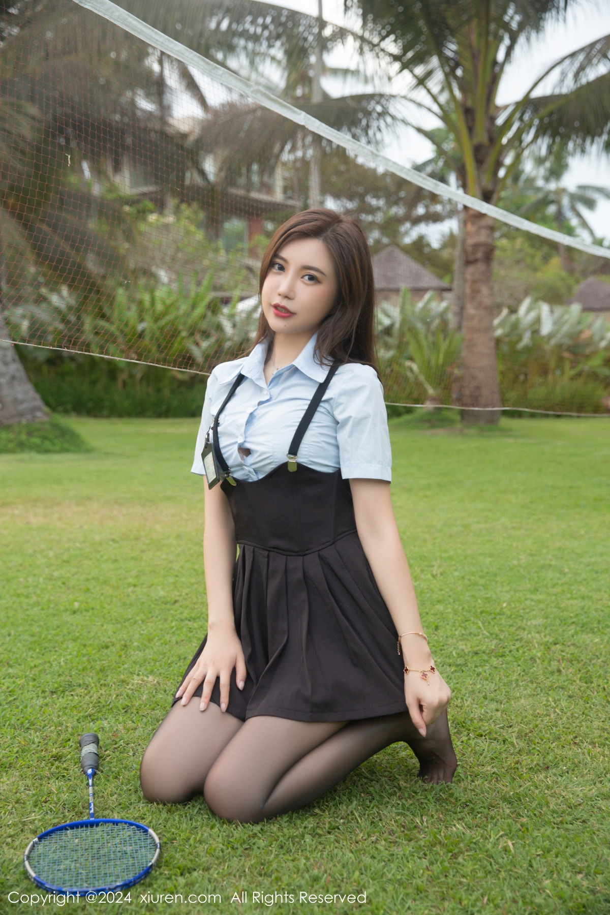 [XiuRen秀人网]No.8752_女神绮里嘉ula性感淡蓝T配背带裙露超薄黑丝秀曼妙身姿诱惑写真80PXiuren秀人写真高清美女套图写真下载-看套图看套图