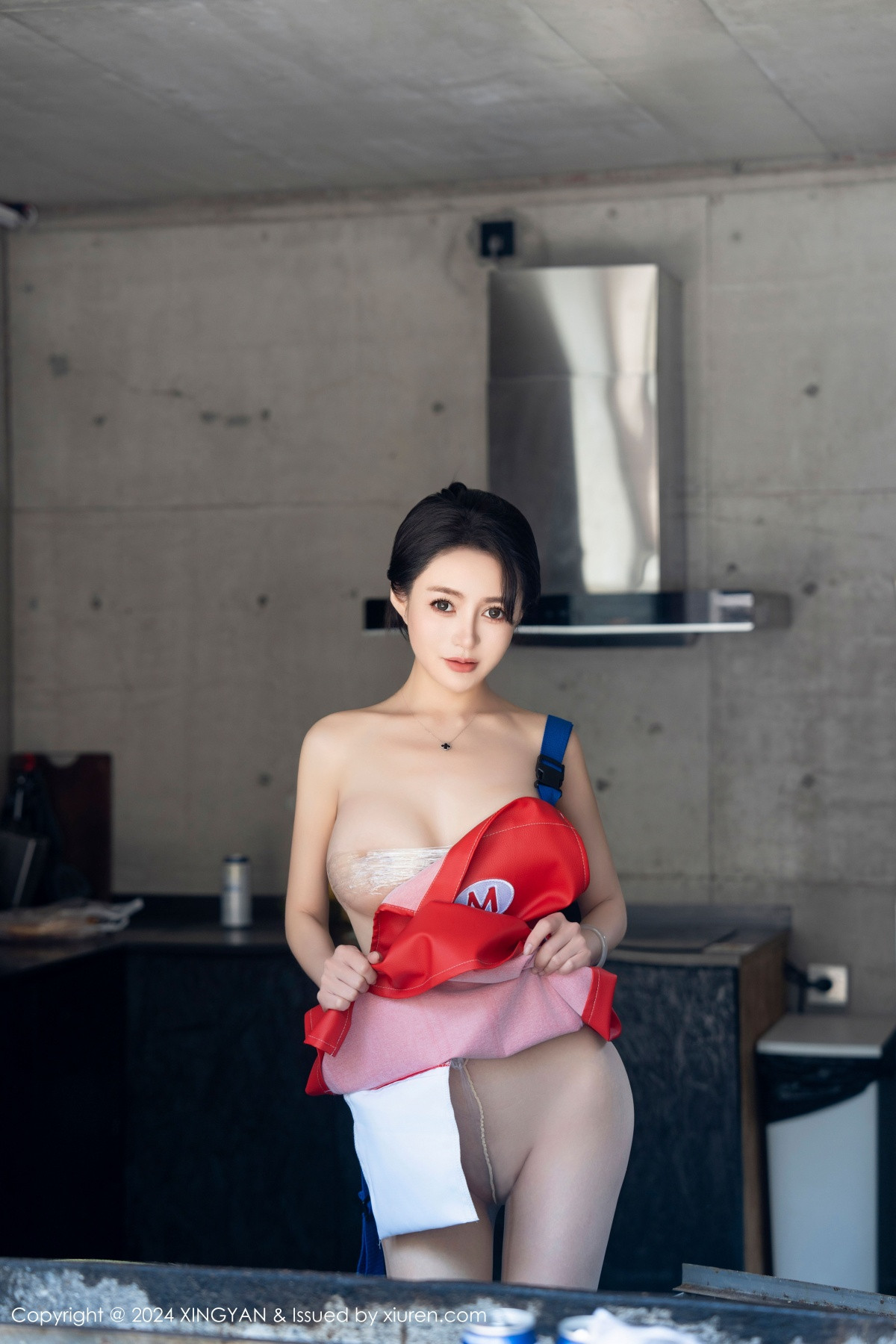 [XINGYAN星颜社]VOL.253_模特林幼一厨房场景性感红色围裙配白丝袜秀丰腴身姿诱惑写真81PXiuren秀人写真高清美女套图写真下载-看套图看套图