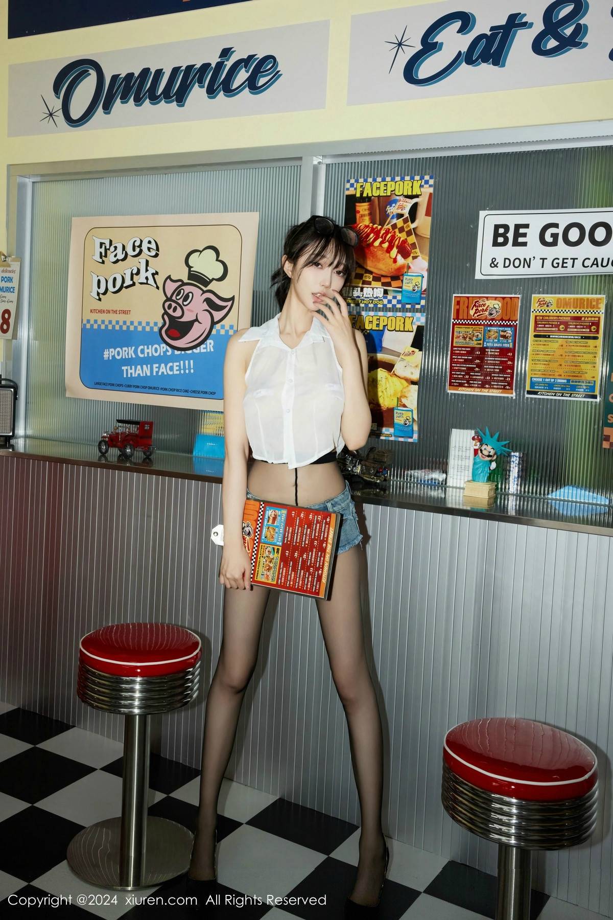 [XiuRen秀人网]No.8811_模特玥儿玥er性感蓝色超短牛仔裤配超薄黑丝秀曼妙身姿诱惑写真74PXiuren秀人写真高清美女套图写真下载-看套图看套图