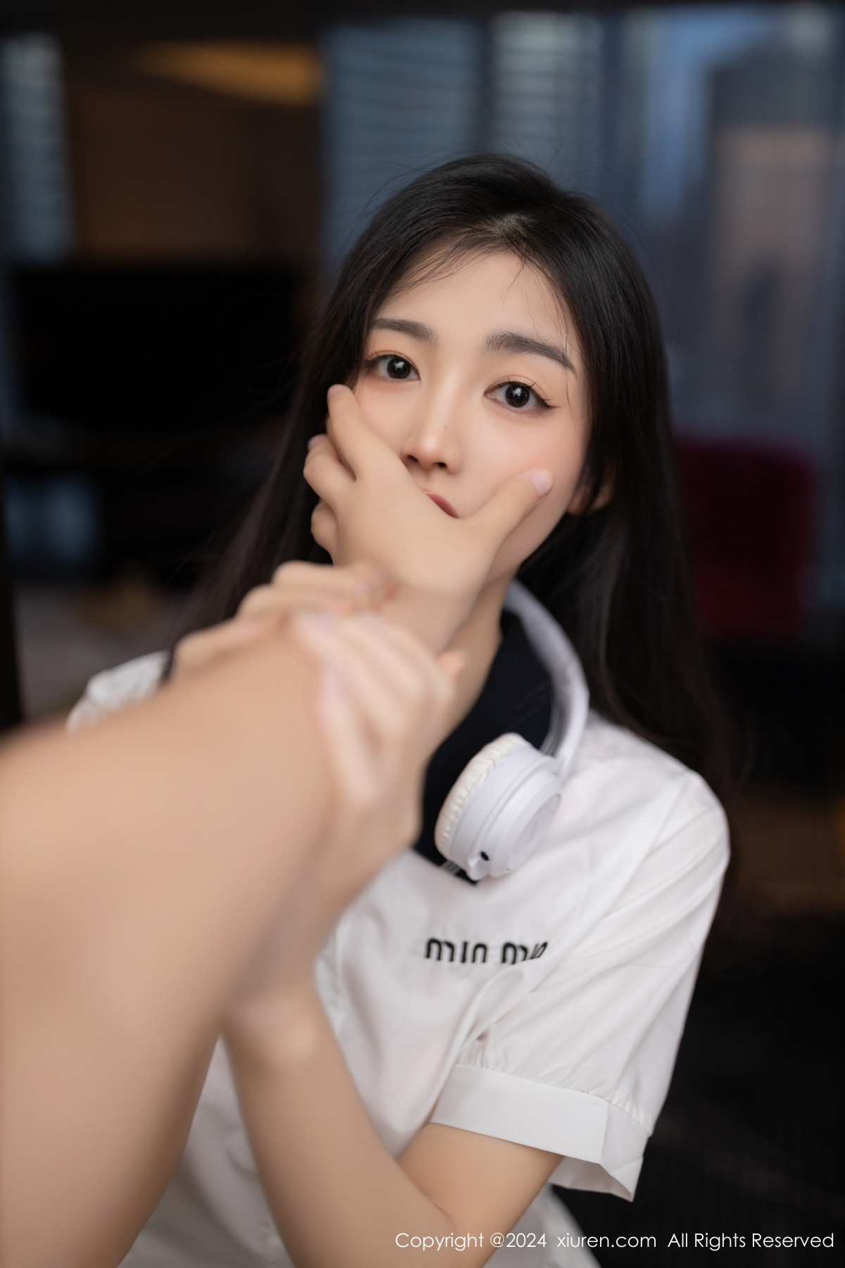 [XiuRen秀人网]No.8793_模特鱼尾fish性感白色短裙套装露粉色内衣秀曼妙身姿迷人写真80PXiuren秀人写真高清美女套图写真下载-看套图看套图