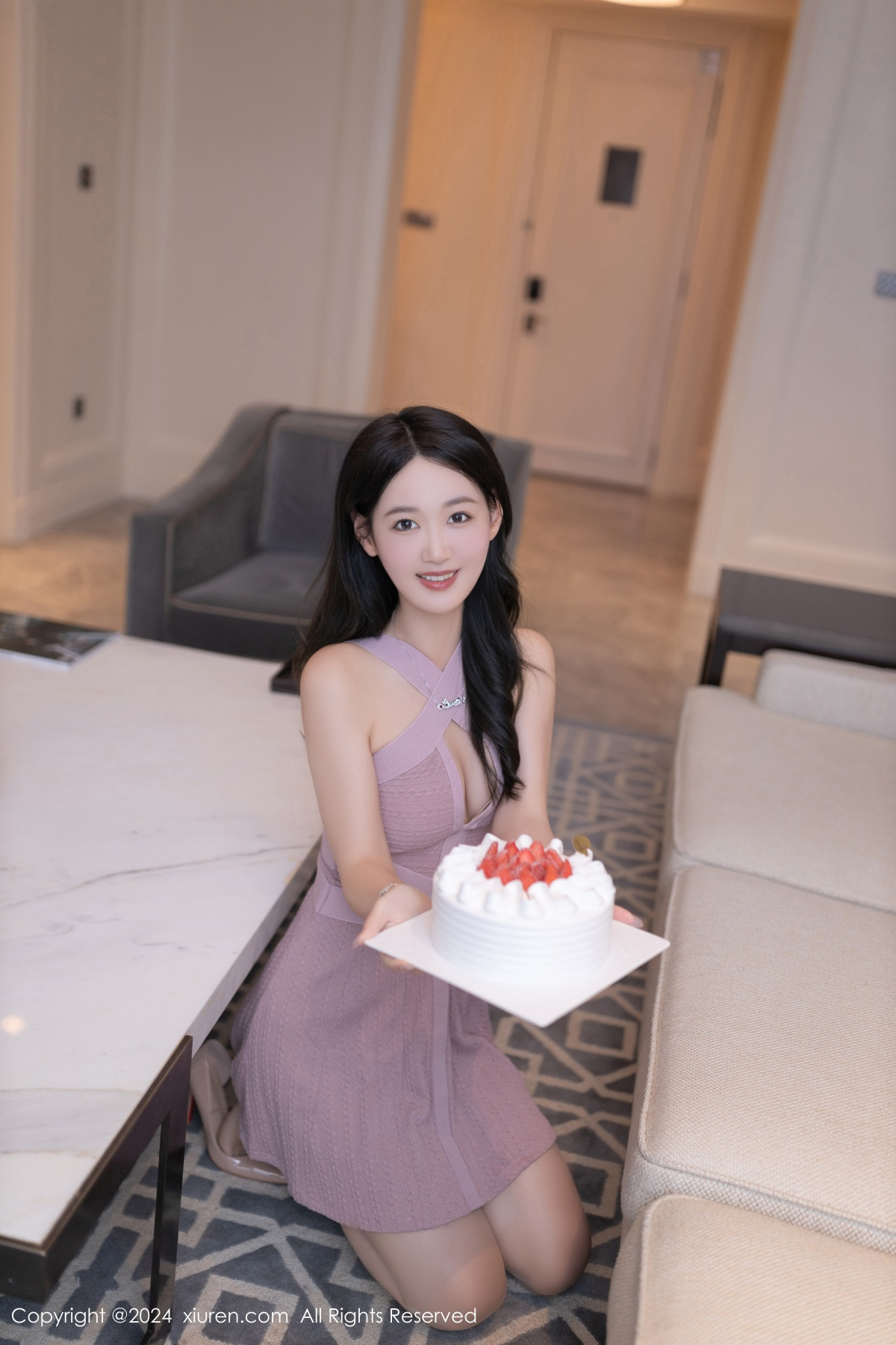 [XiuRen秀人网]No.8748_模特唐安琪性感浅紫色连衣短裙配开档肉丝秀曼妙身姿诱惑写真80PXiuren秀人写真高清美女套图写真下载-看套图看套图