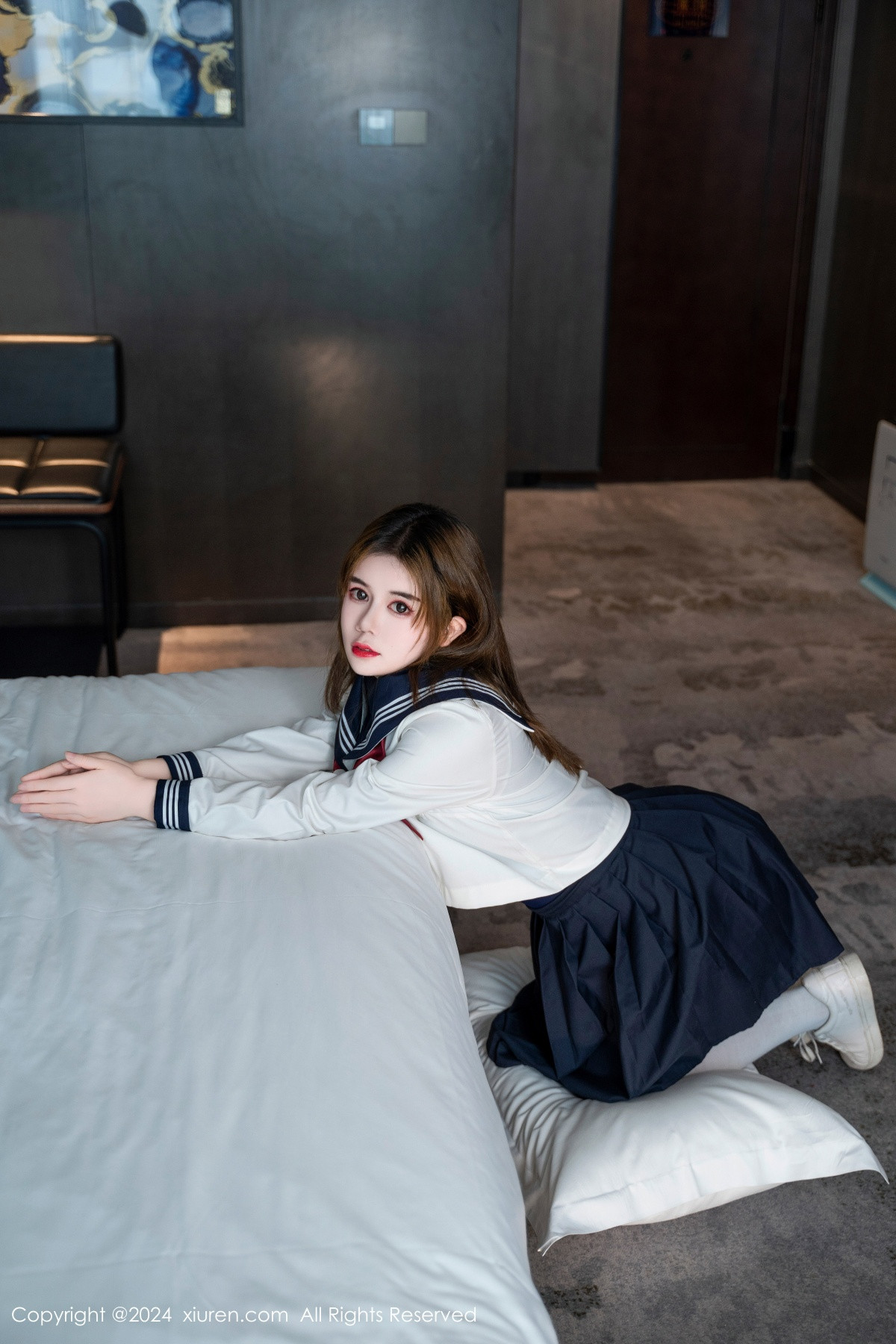 [XiuRen秀人网]No.8819_新人模特凌彩烟私房浴缸性感学生服饰半脱秀丰满身材诱惑写真86PXiuren秀人写真高清美女套图写真下载-看套图看套图