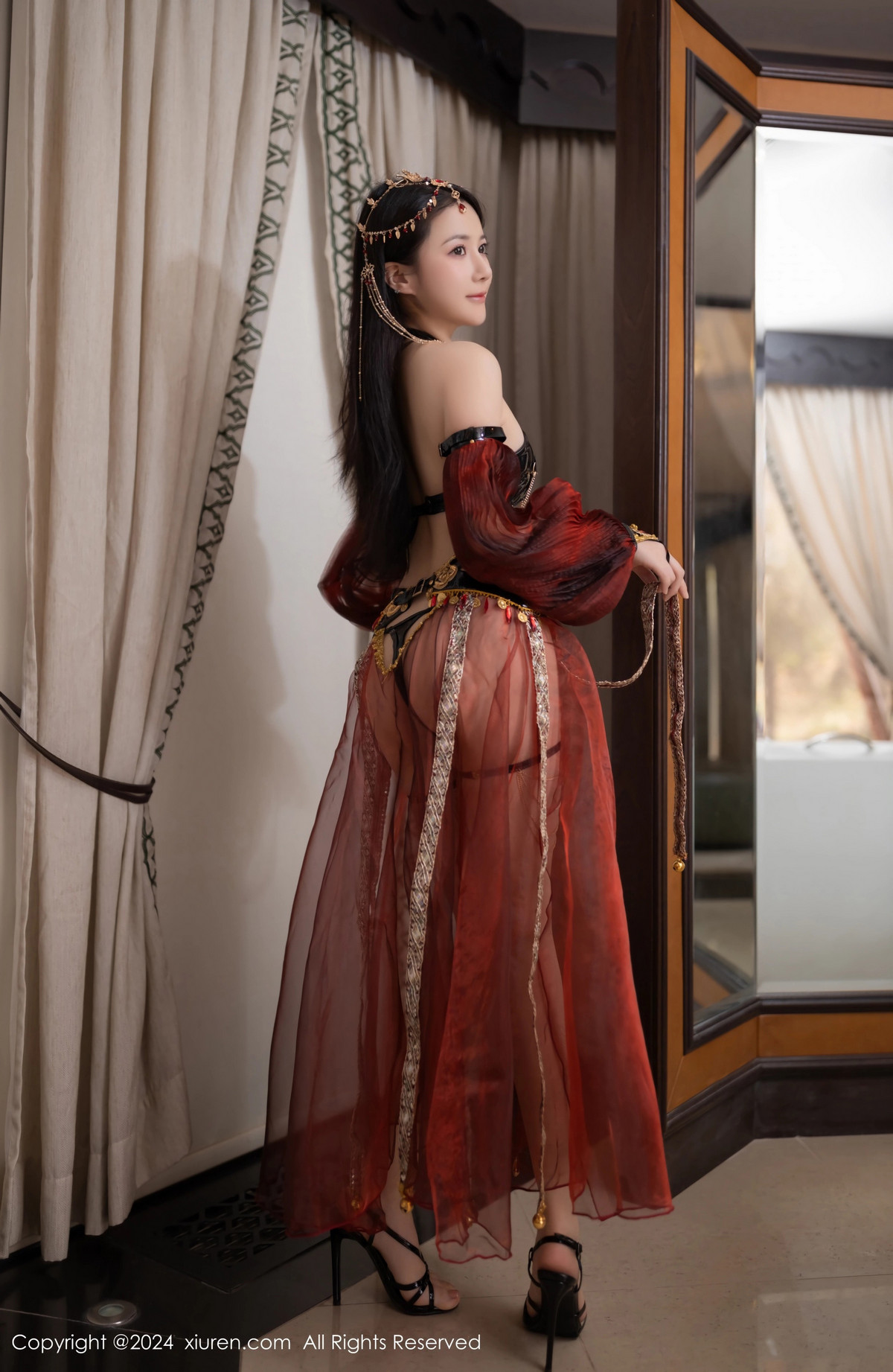 [XiuRen秀人网]No.8778_模特鱼子酱Fish性感舞娘薄纱露黑色情趣内衣秀完美身材诱惑写真80PXiuren秀人写真高清美女套图写真下载-看套图看套图