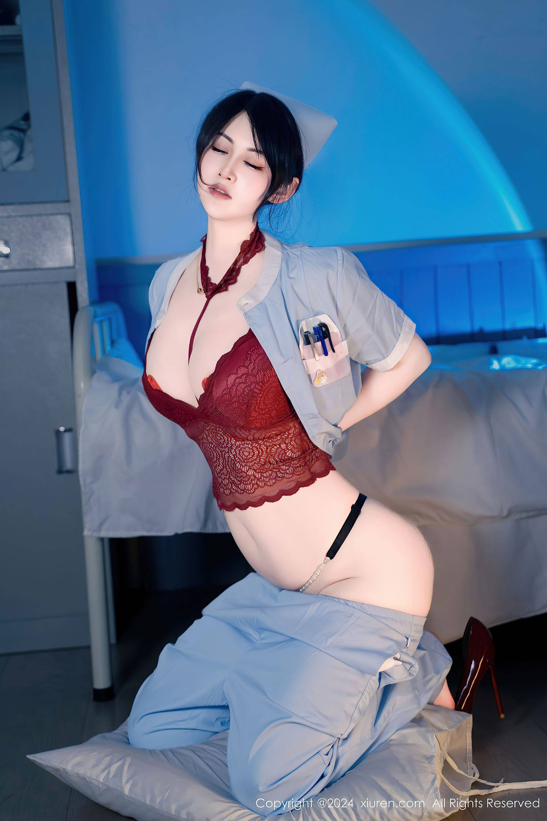 [XiuRen秀人网] No.8859 诗诗kiki 美臀性感Xiuren秀人写真高清美女套图写真下载-看套图看套图