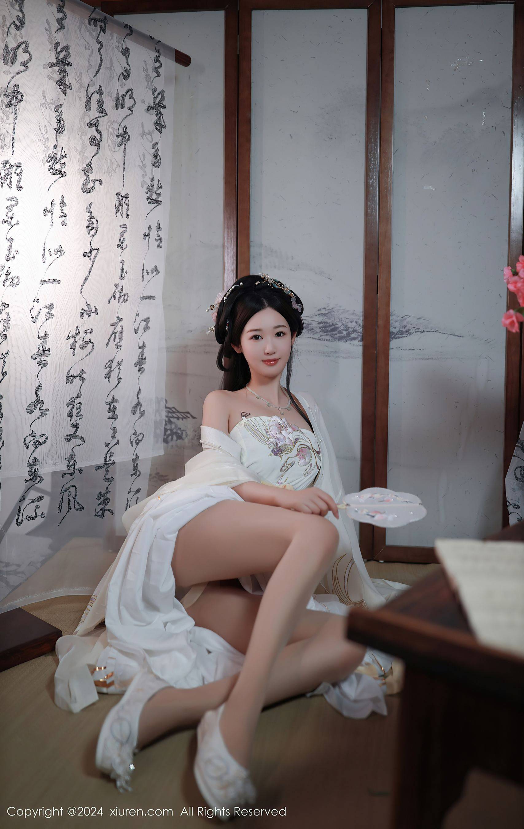[XiuRen秀人网] No.8898 唐安琪 丝袜美腿Xiuren秀人写真高清美女套图写真下载-看套图看套图