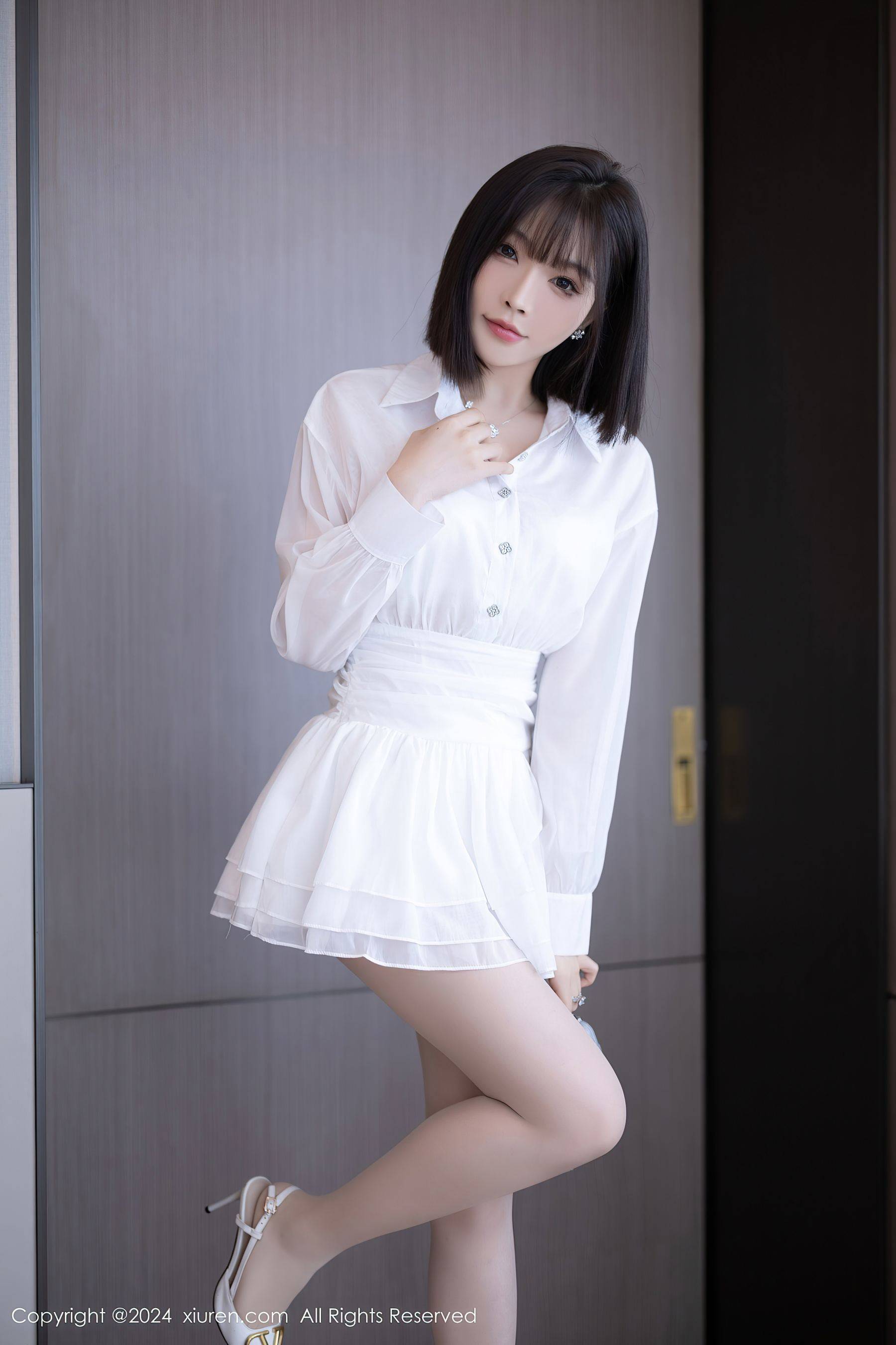 [XiuRen秀人网] No.9020 徐莉芝Booty 丝袜美腿Xiuren秀人写真高清美女套图写真下载-看套图看套图