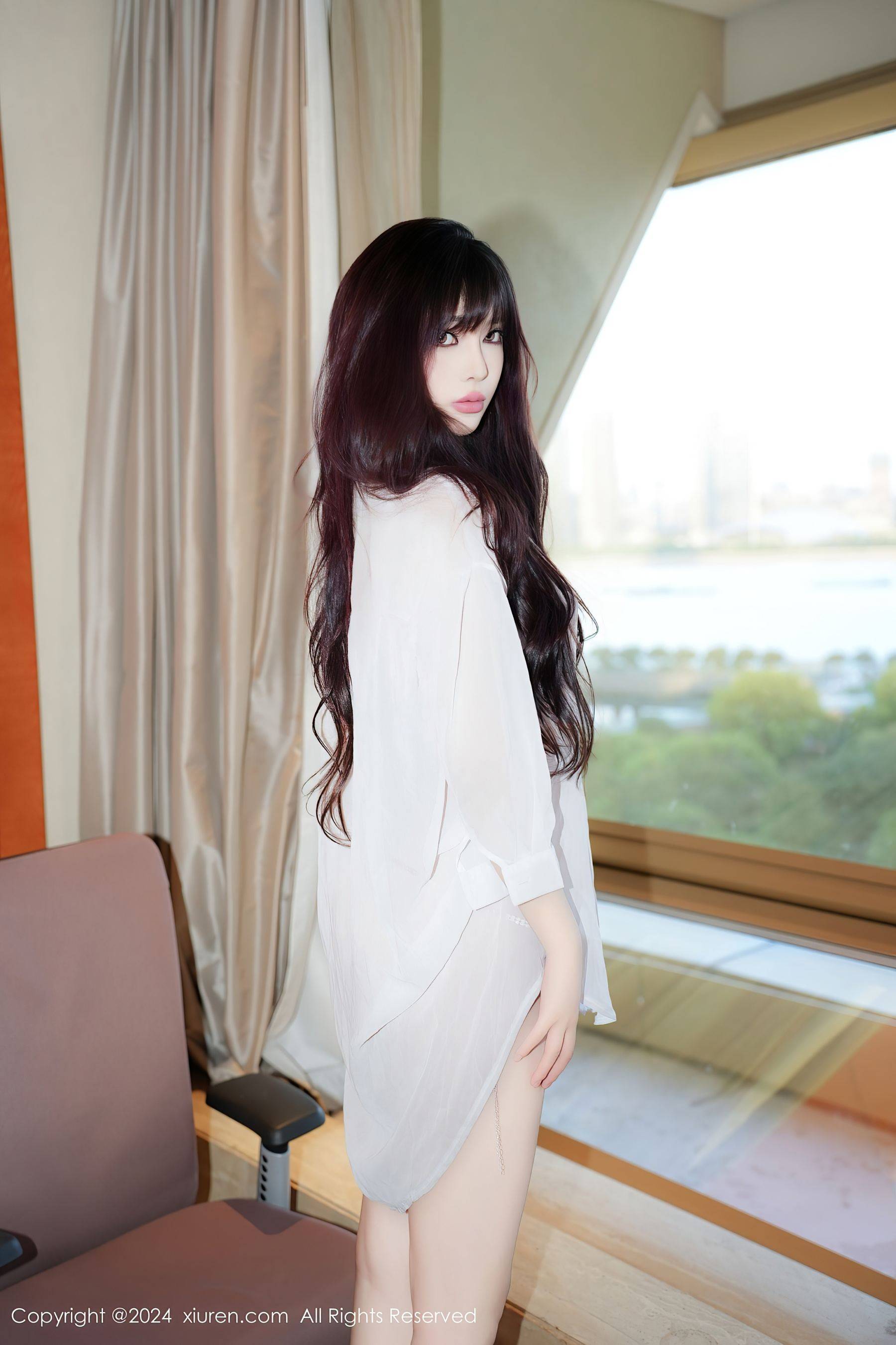 [XiuRen秀人网] No.9002 酒精阿姨 美臀性感Xiuren秀人写真高清美女套图写真下载-看套图看套图