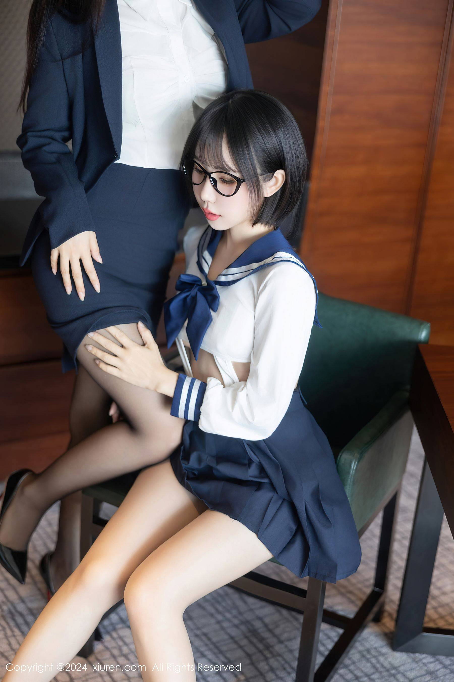 [XiuRen秀人网] No.9065 小蛮妖Yummy 黑丝美腿Xiuren秀人写真高清美女套图写真下载-看套图看套图