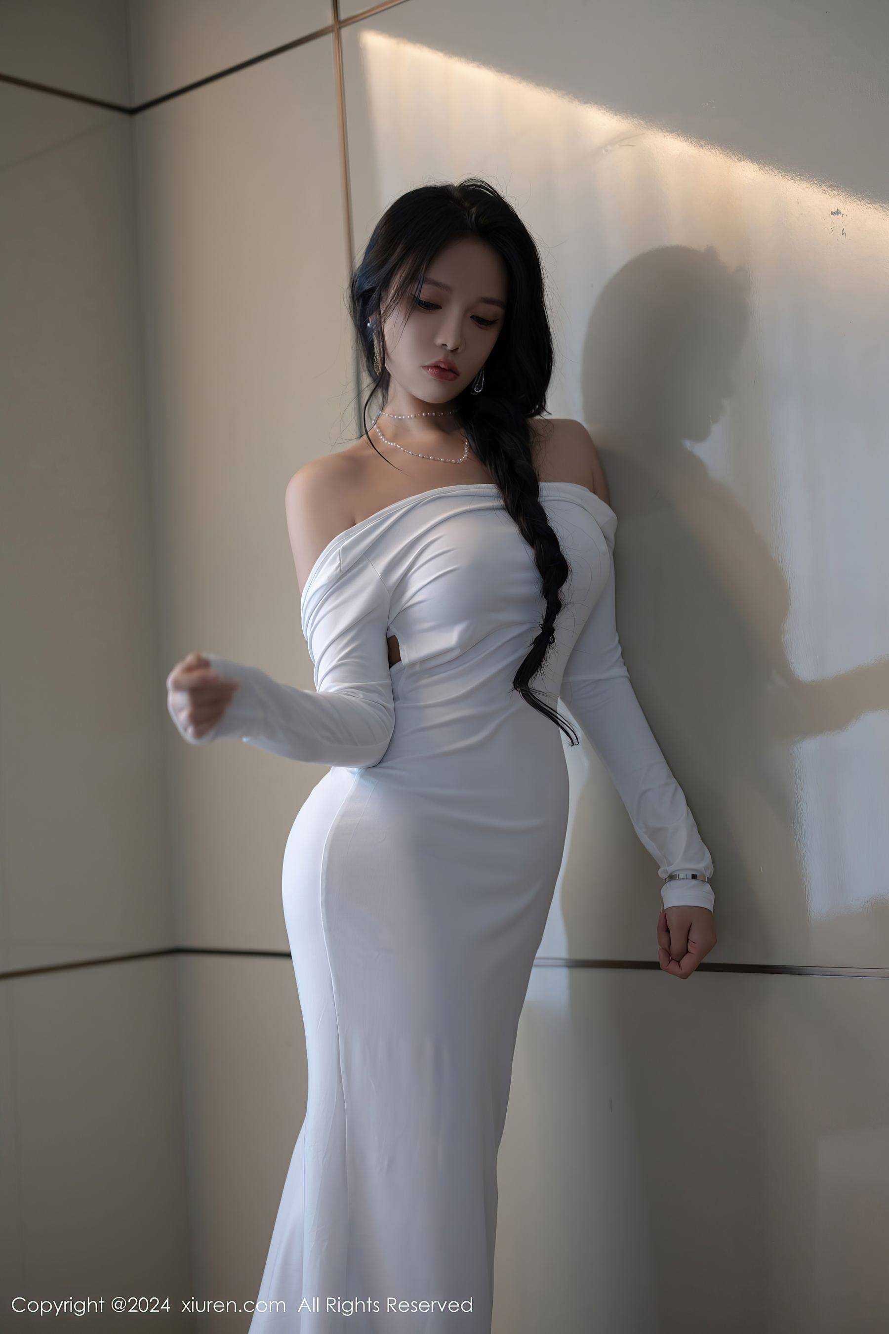 [XiuRen秀人网] No.9115 娜比 黑丝美腿Xiuren秀人写真高清美女套图写真下载-看套图看套图