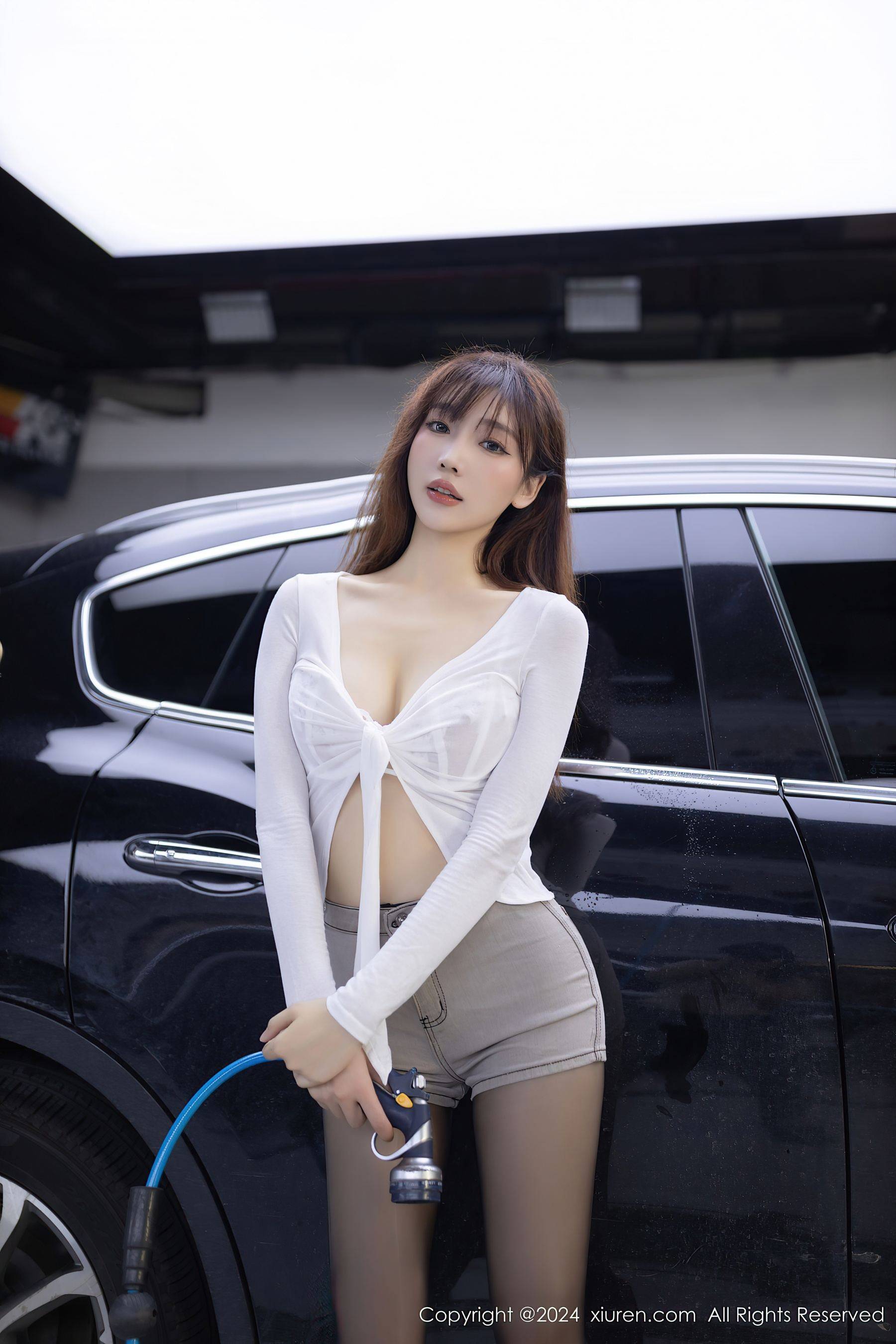 [XiuRen秀人网] No.9181 陆萱萱 黑丝美腿Xiuren秀人写真高清美女套图写真下载-看套图看套图