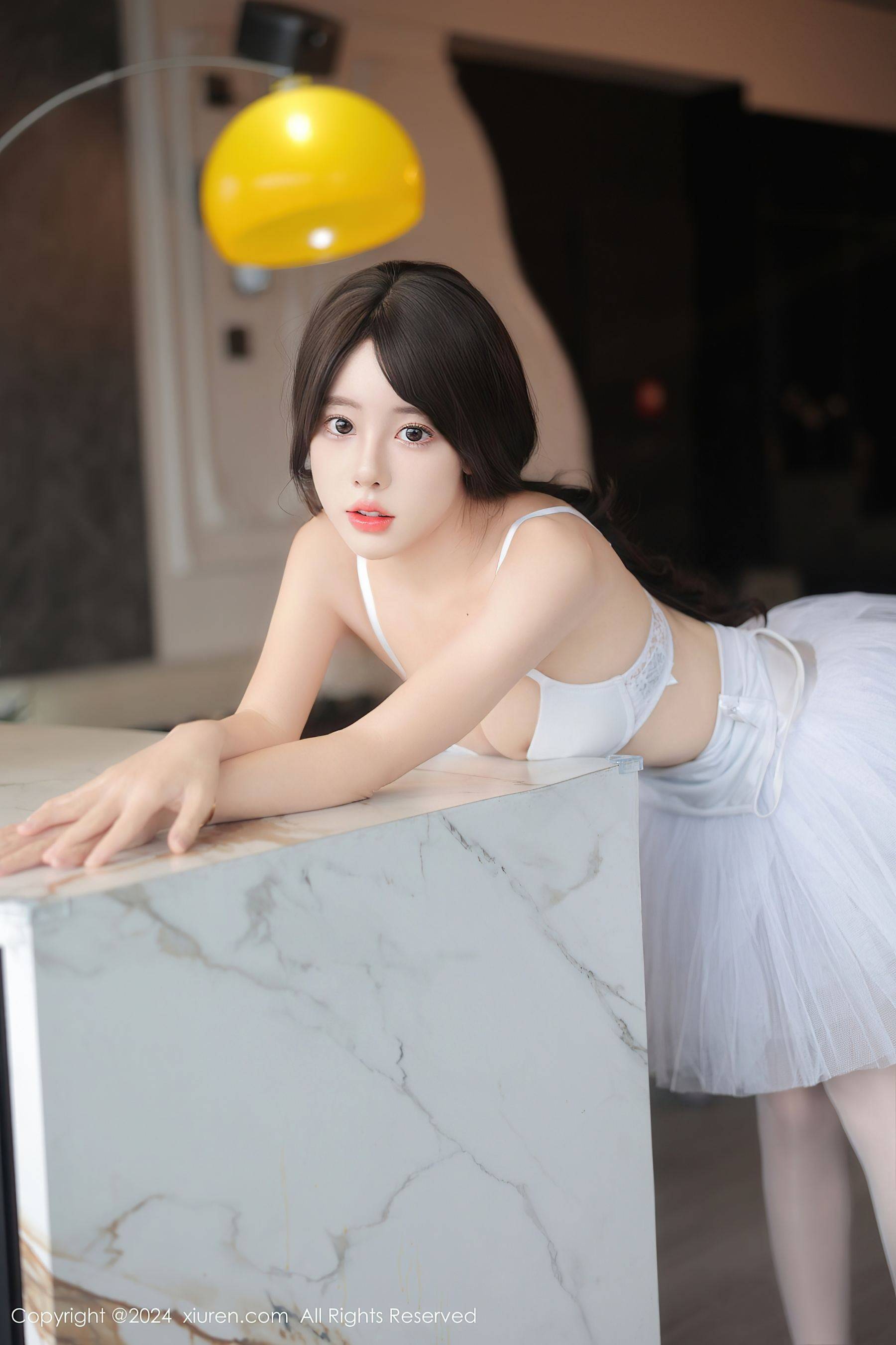 [XiuRen秀人网] No.8564 桃妖夭 丝袜美腿Xiuren秀人写真高清美女套图写真下载-看套图看套图