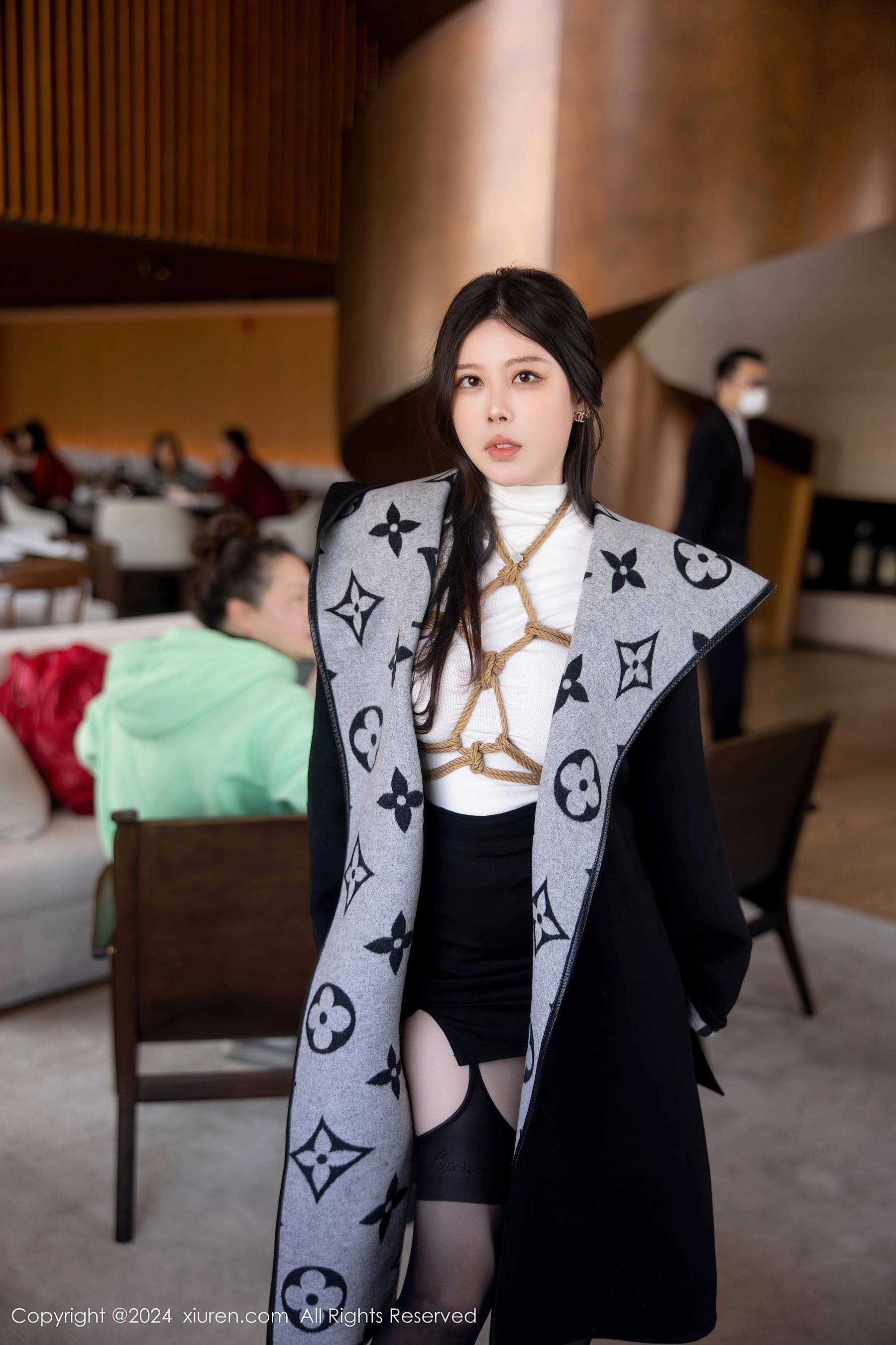 [XiuRen秀人网] No.8390 白茹雪 黑丝性感Xiuren秀人写真高清美女套图写真下载-看套图看套图