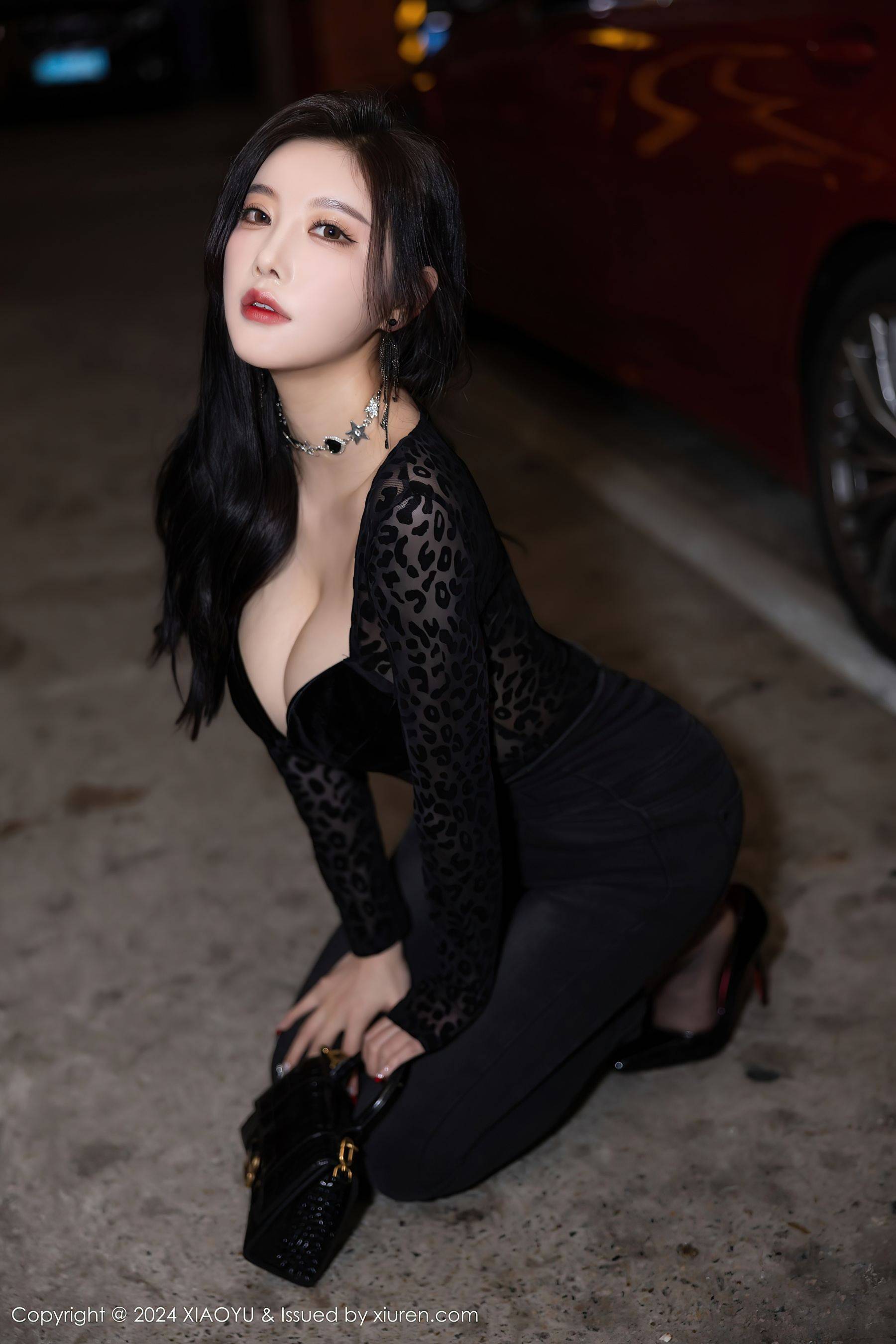 [XIAOYU语画界] VOL.1216 杨晨晨Yome 黑丝美腿Xiuren秀人写真高清美女套图写真下载-看套图看套图