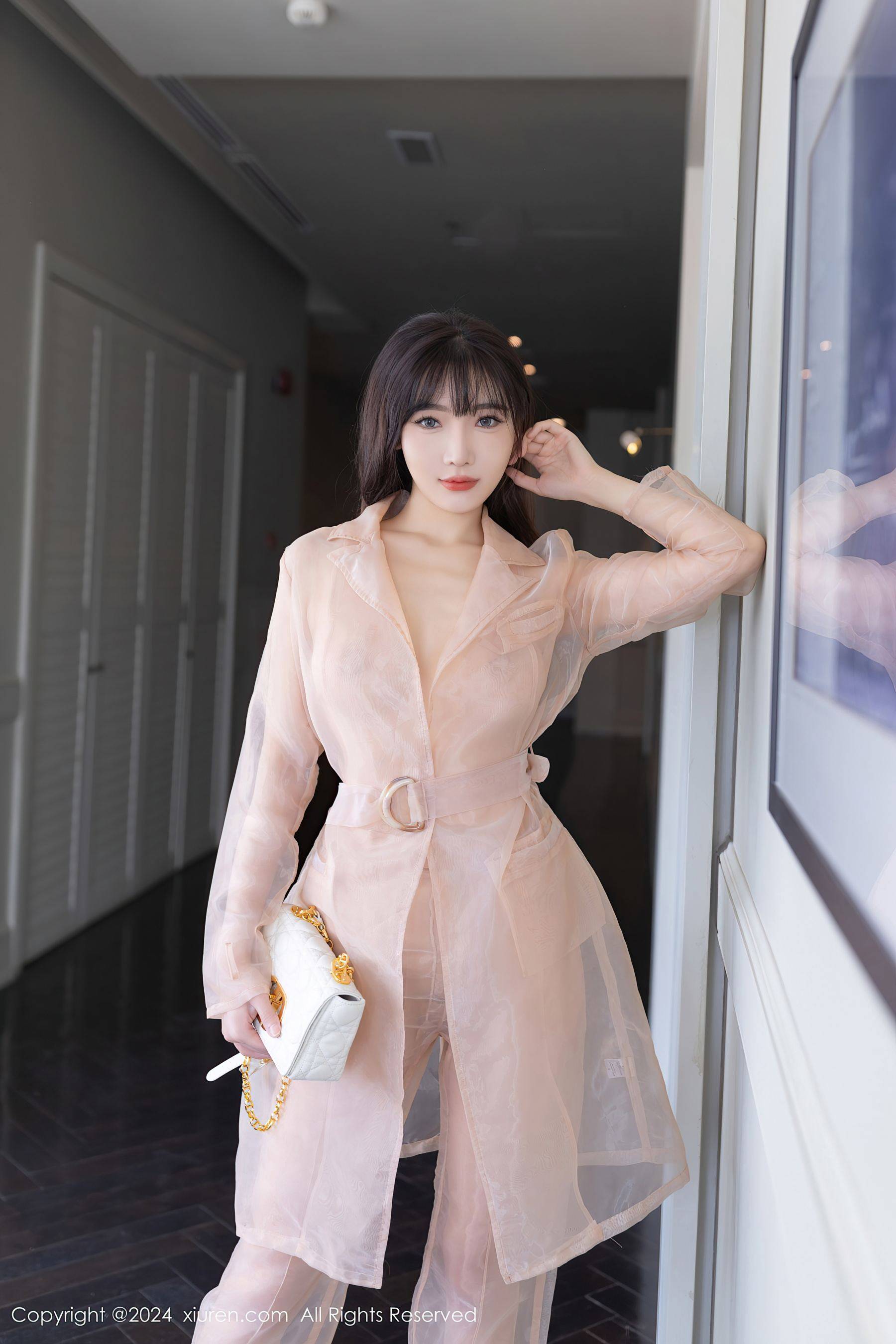 [XiuRen秀人网] No.8509 陆萱萱 美腿性感Xiuren秀人写真高清美女套图写真下载-看套图看套图